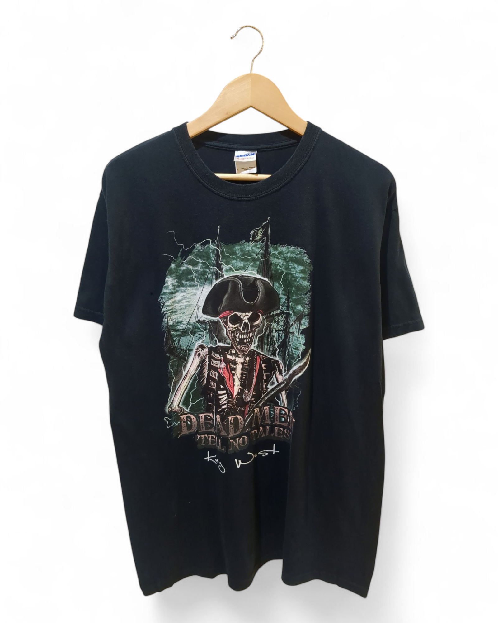 Gildan Pirates of the Caribbean Tee - (L)