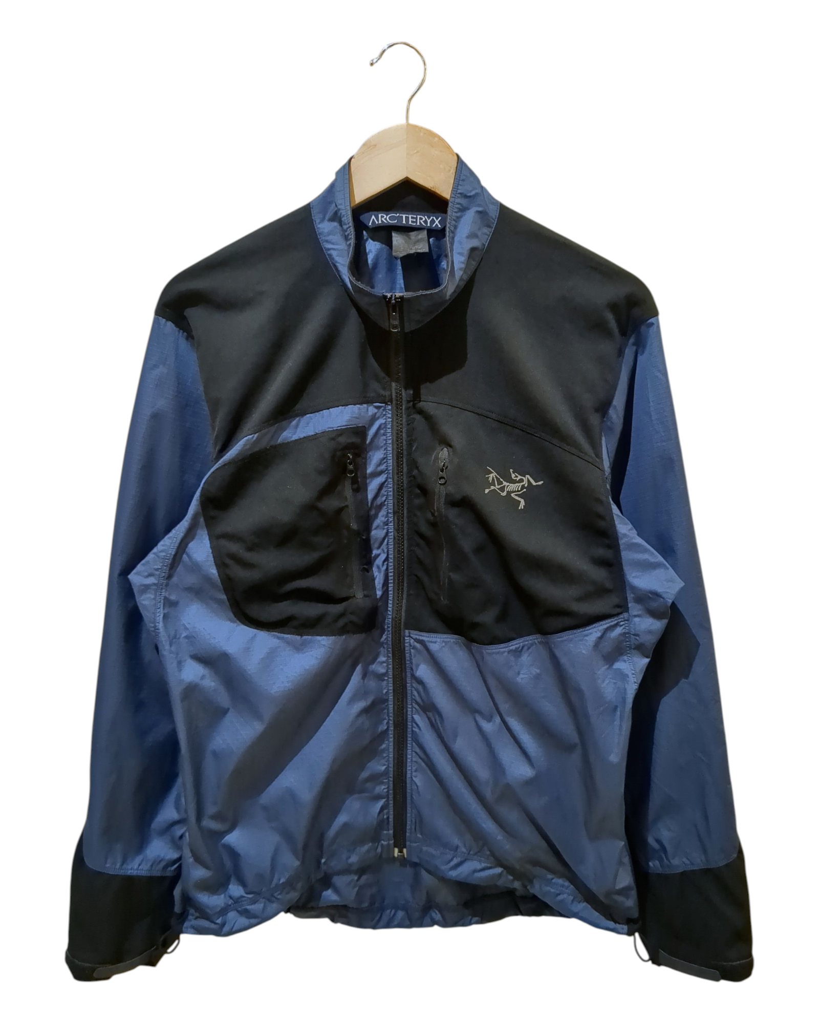 Arc'teryx 00s Tau Light Jacket - (M) – The Cold Hills Arc'teryx 00s Tau Light Jacket - (M) – The Cold Hills