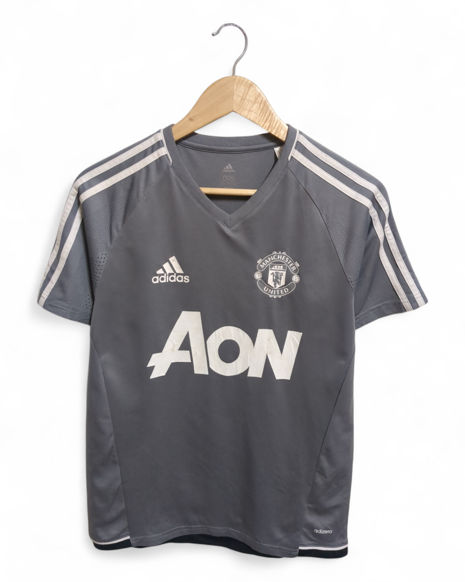 2017-18 Adidas Manchester United Training Shirt - (S)
