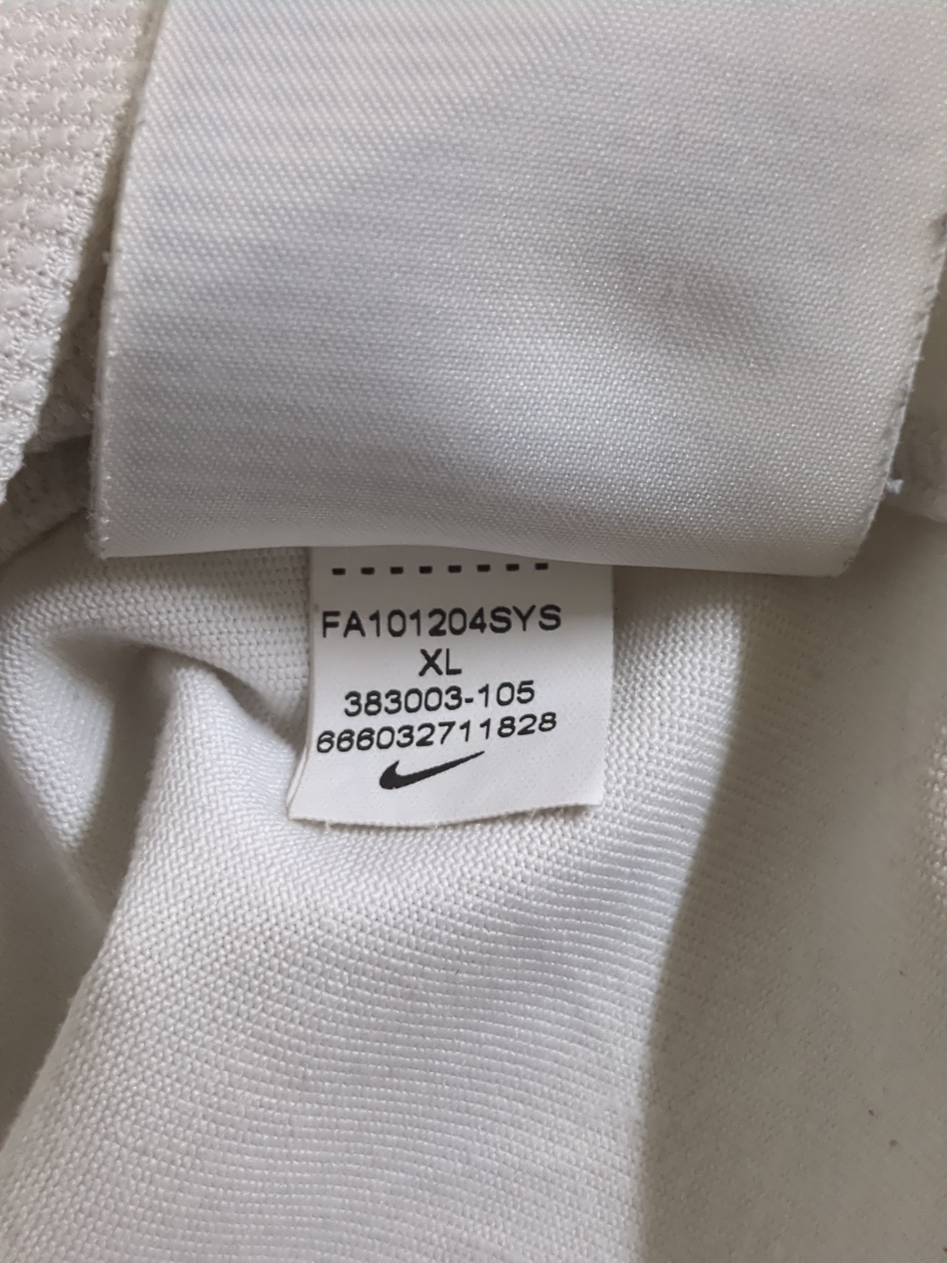 2010-11 Nike Manchester United Away Shirt - (S)