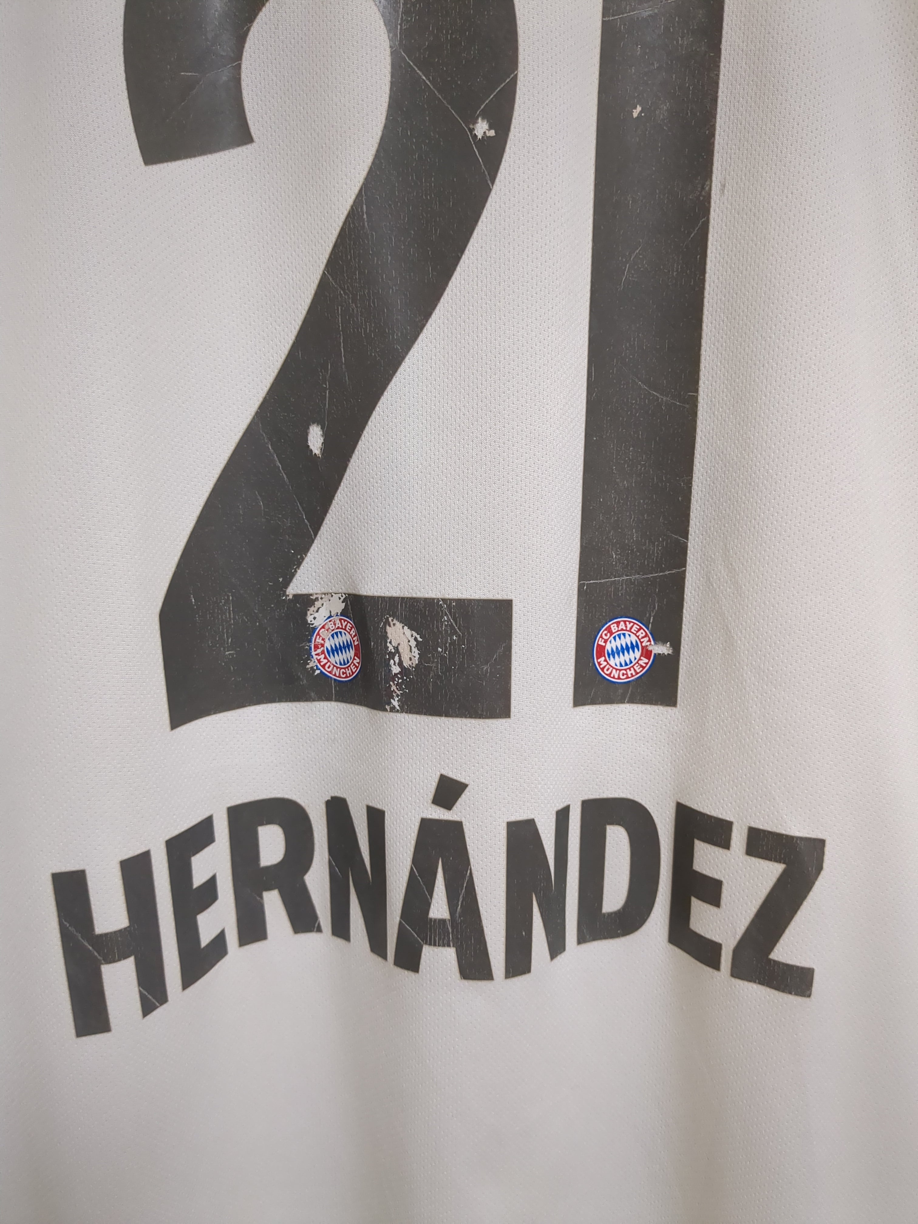 2019-20 Adidas Bayern Munich Away Shirt #21 Hernandez - (M)