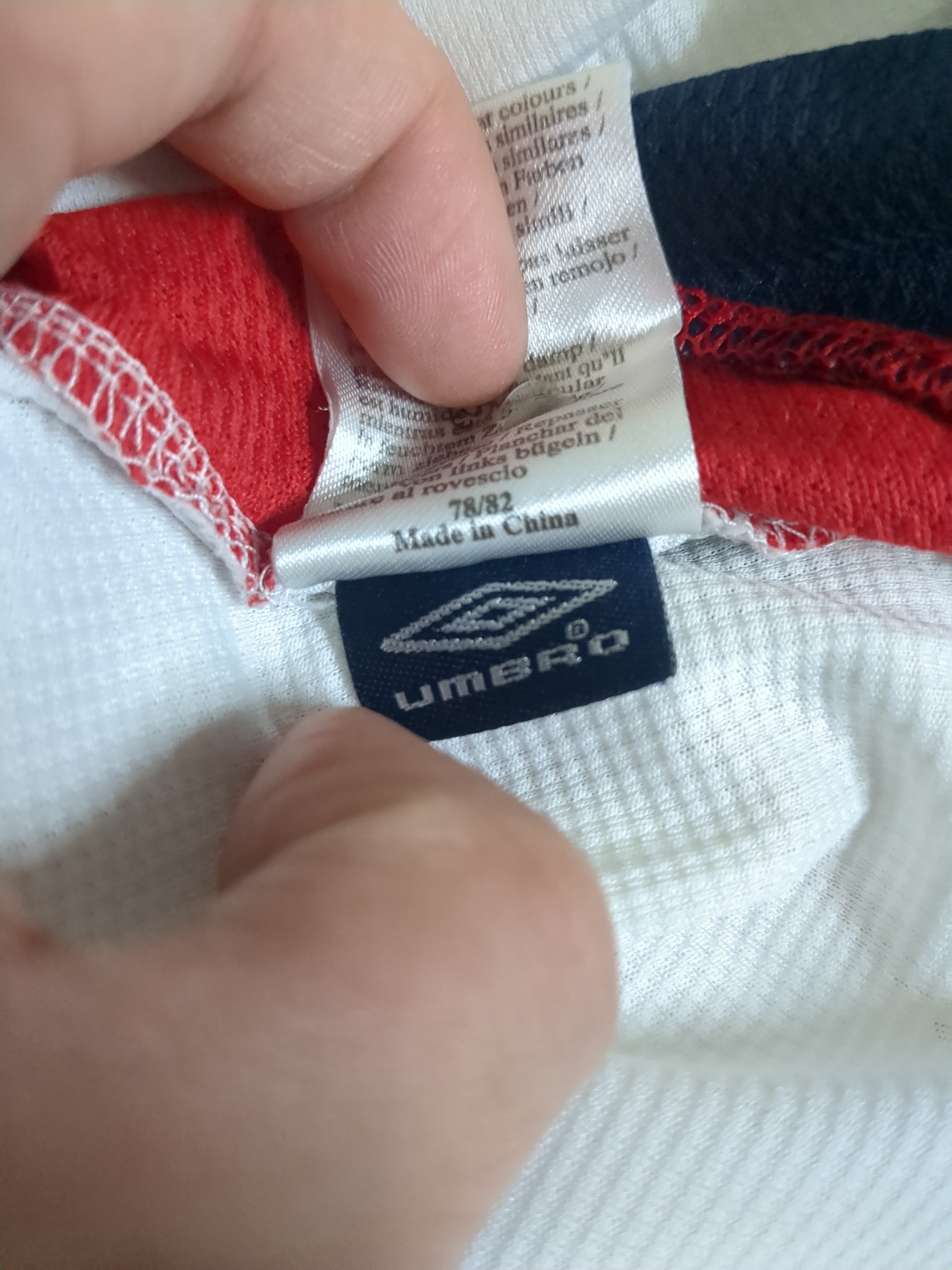 2004-05 Umbro England Training Shirt - (M)