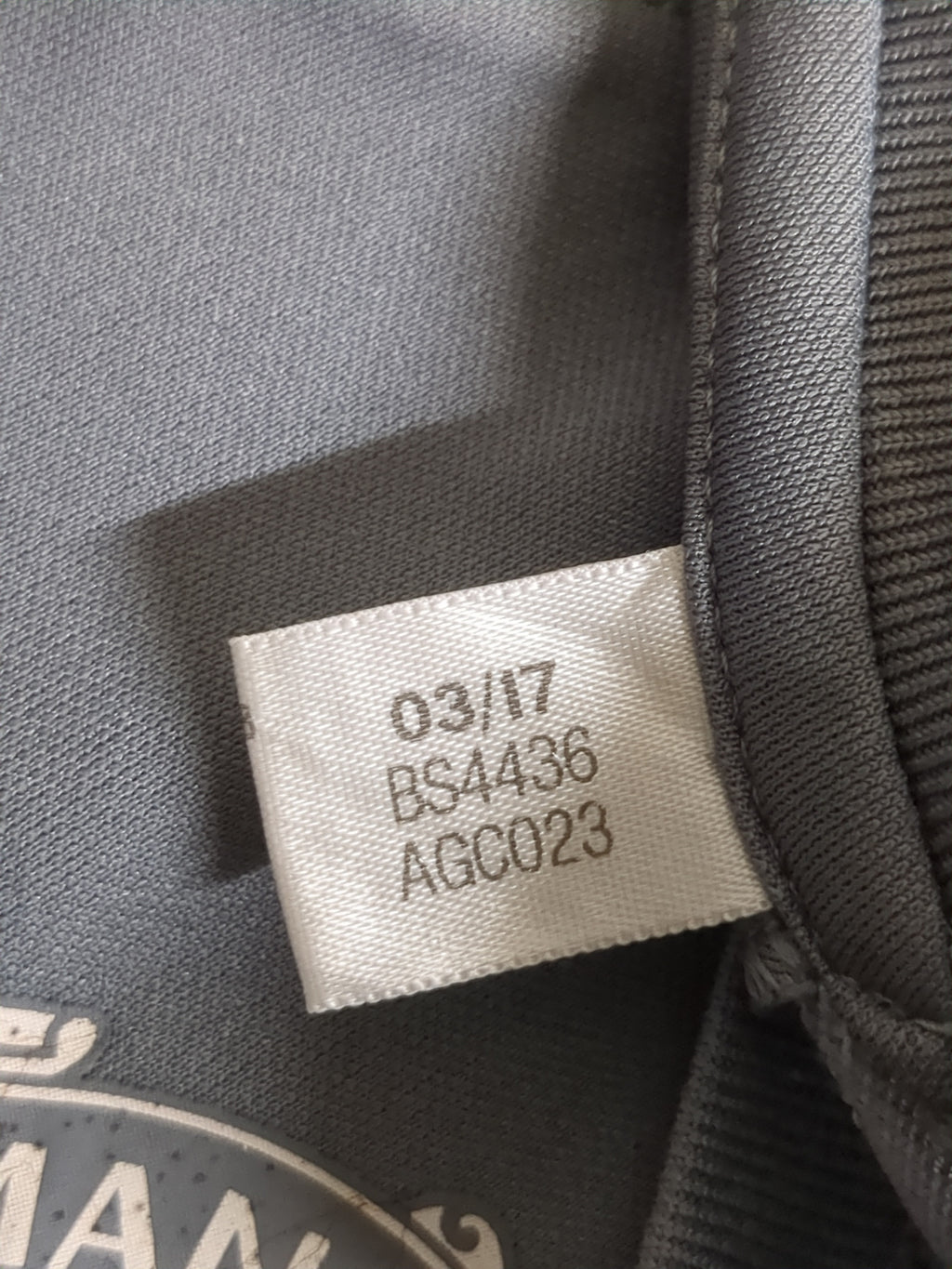 2017-18 Adidas Manchester United Training Shirt - (S)