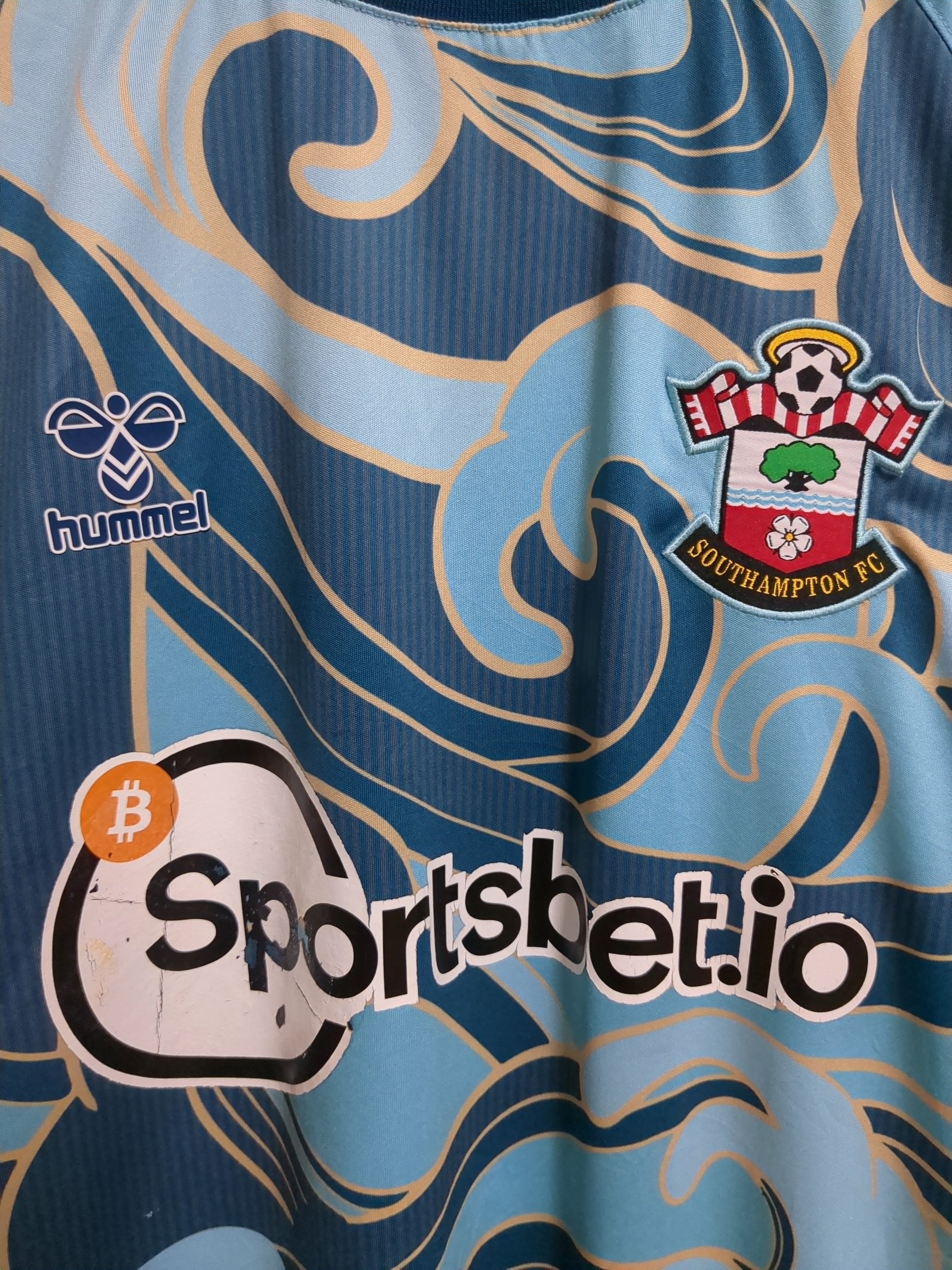 2022-23 Hummel Southampton Away Shirt #21 Livramento - (XL)