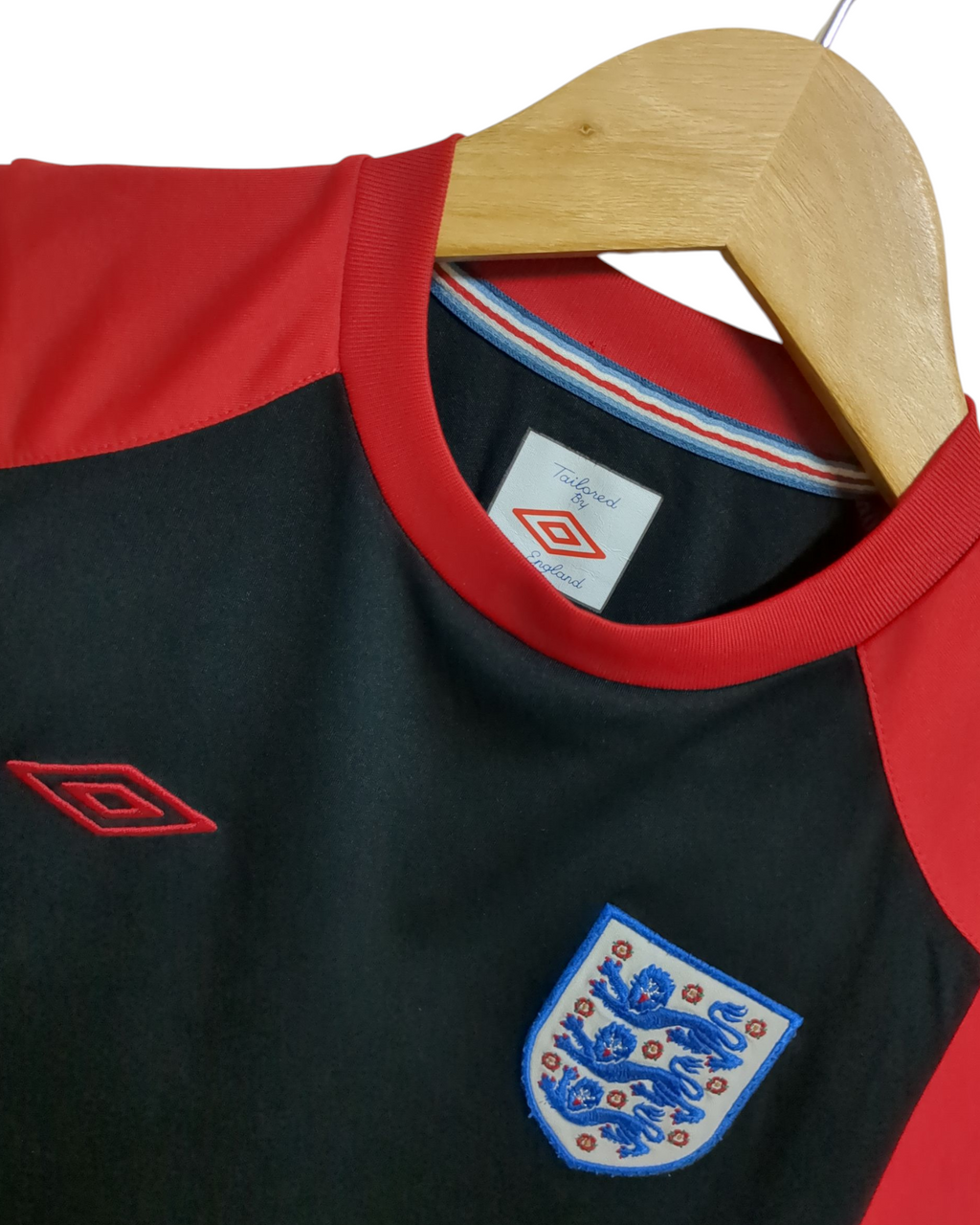 2010-11 Umbro England Training Shirt - (XS)