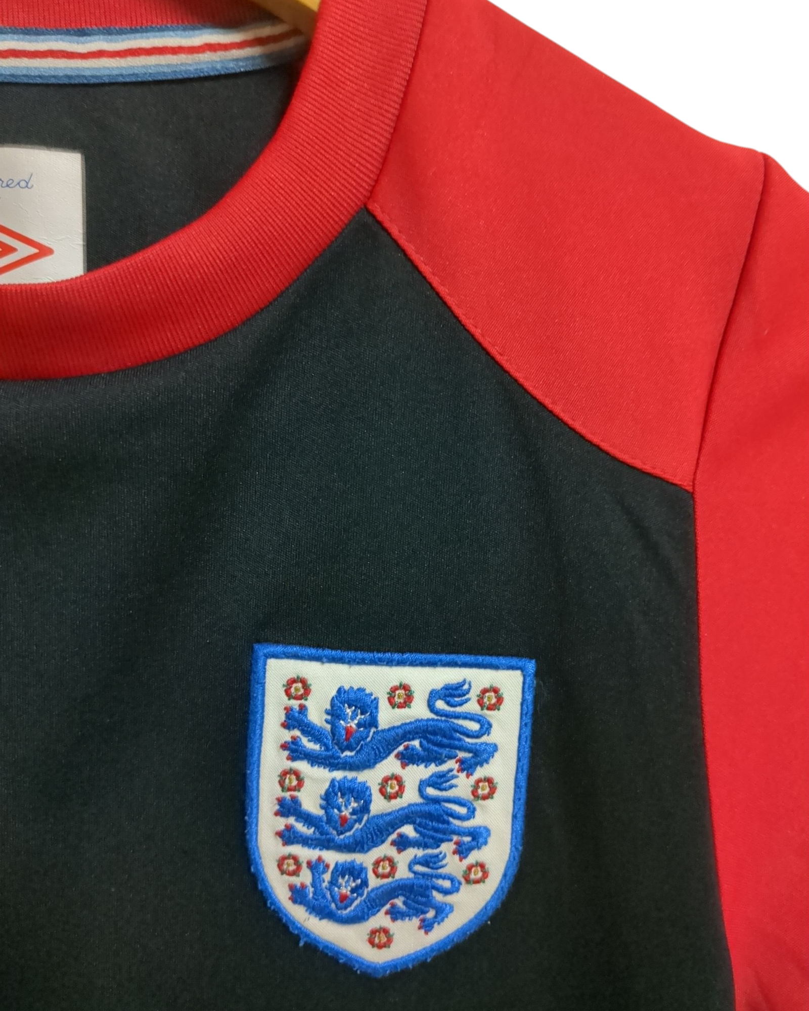 2010-11 Umbro England Training Shirt - (XS)