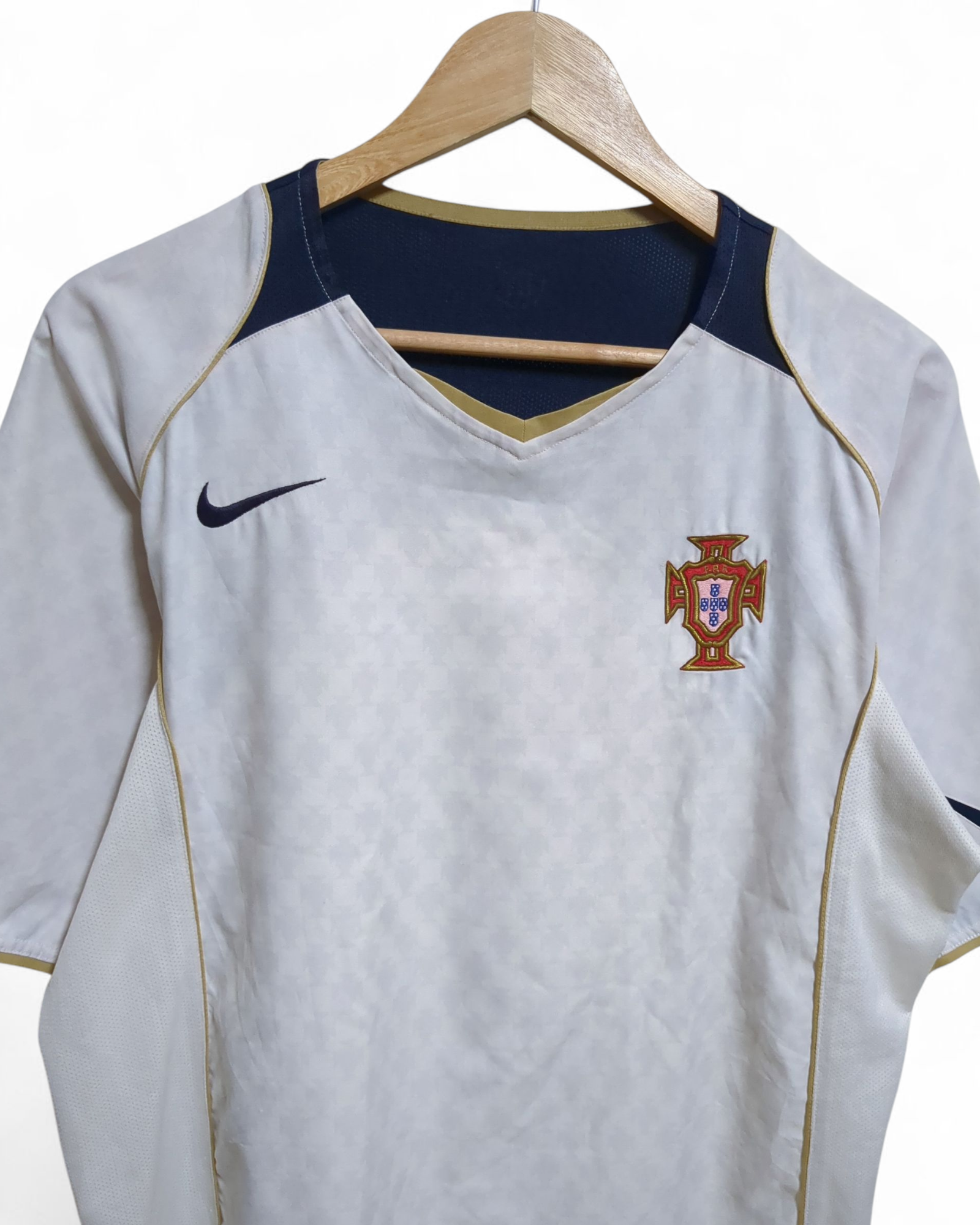 2004-06 Nike Portugal Away Shirt - (L)