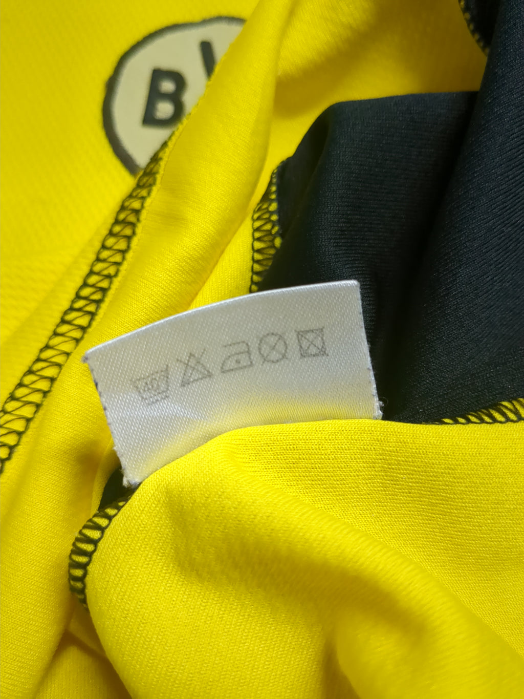 2001-02 goool Borussia Dortmund Home Shirt #22 Amoroso - (S)