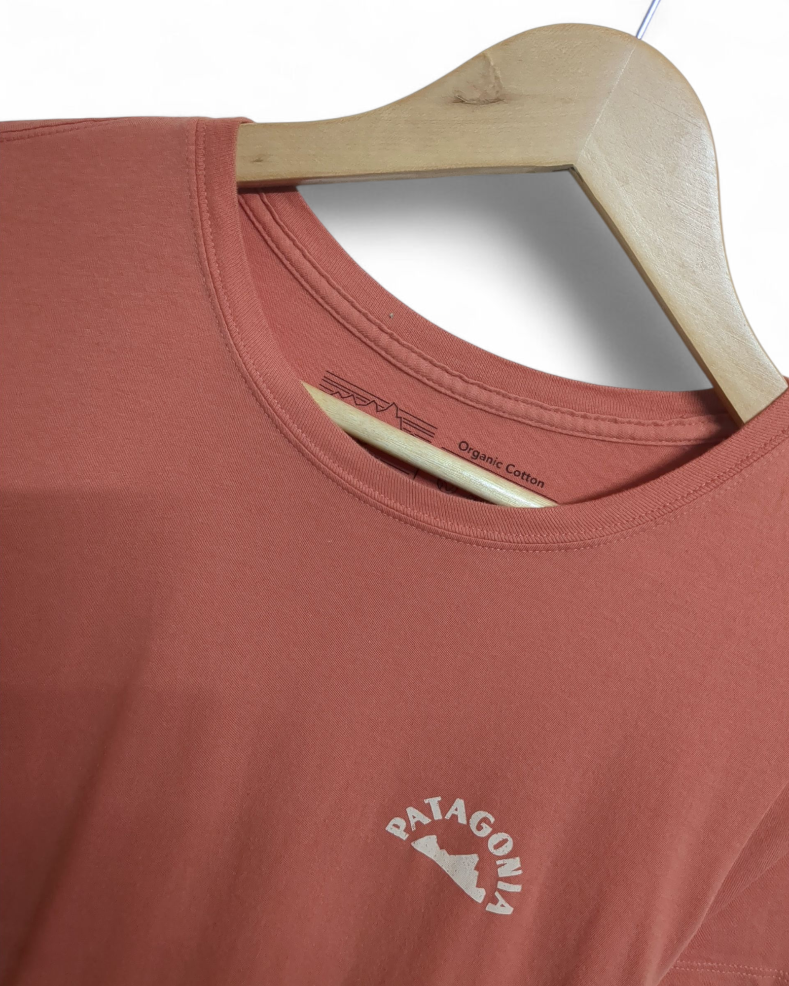 Patagonia P-6 Logo Tee - (S)
