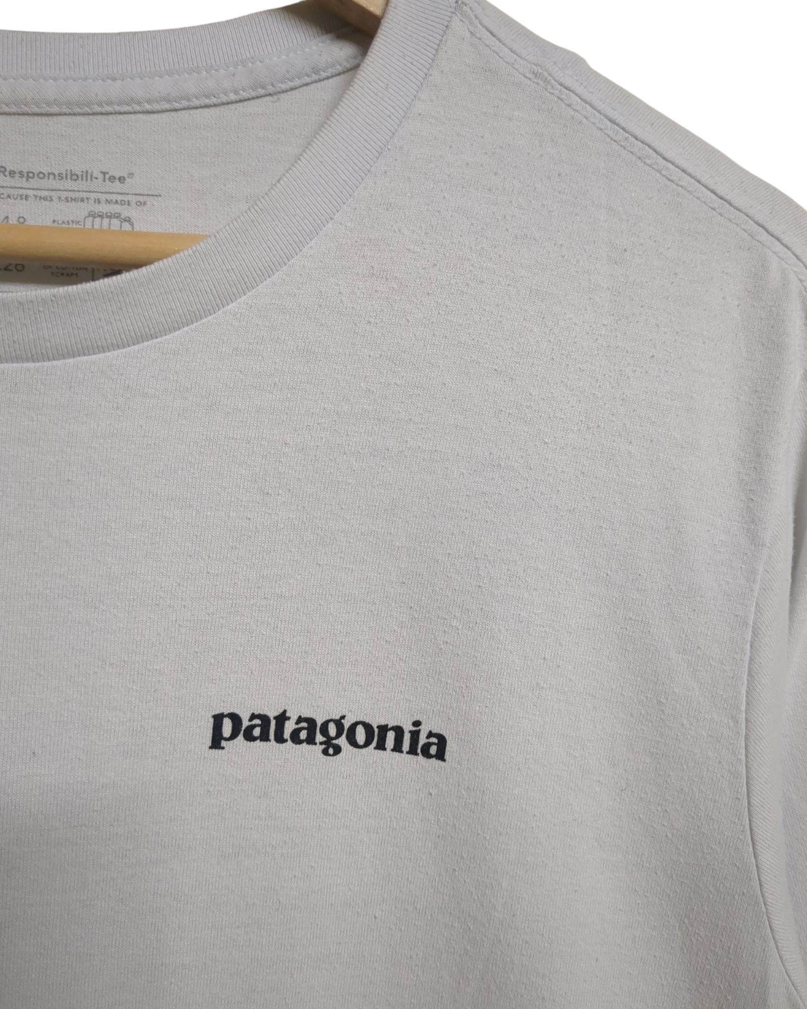 Patagonia P-6 Logo Responsibili Tee - (L)