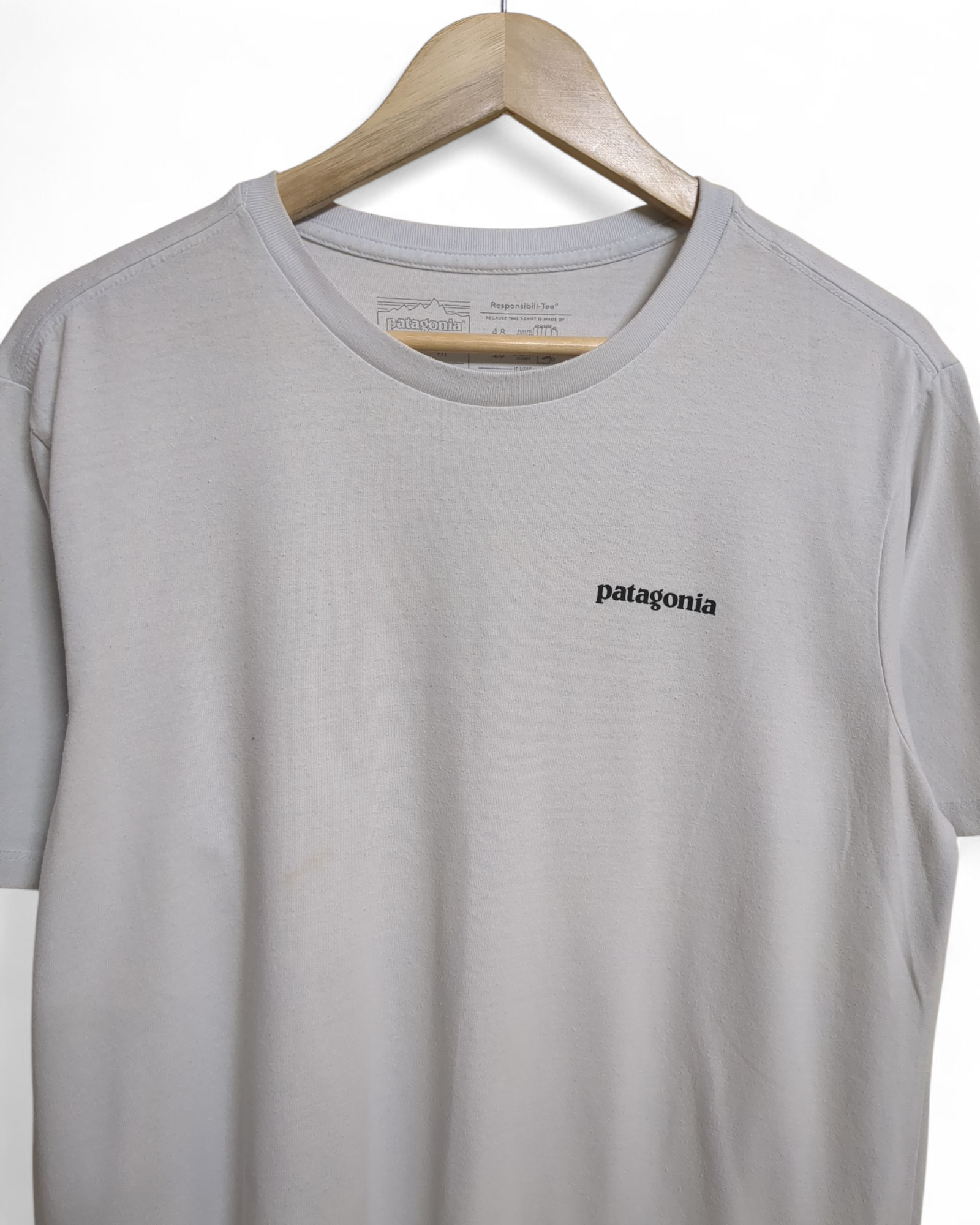 Patagonia P-6 Logo Responsibili Tee - (L)