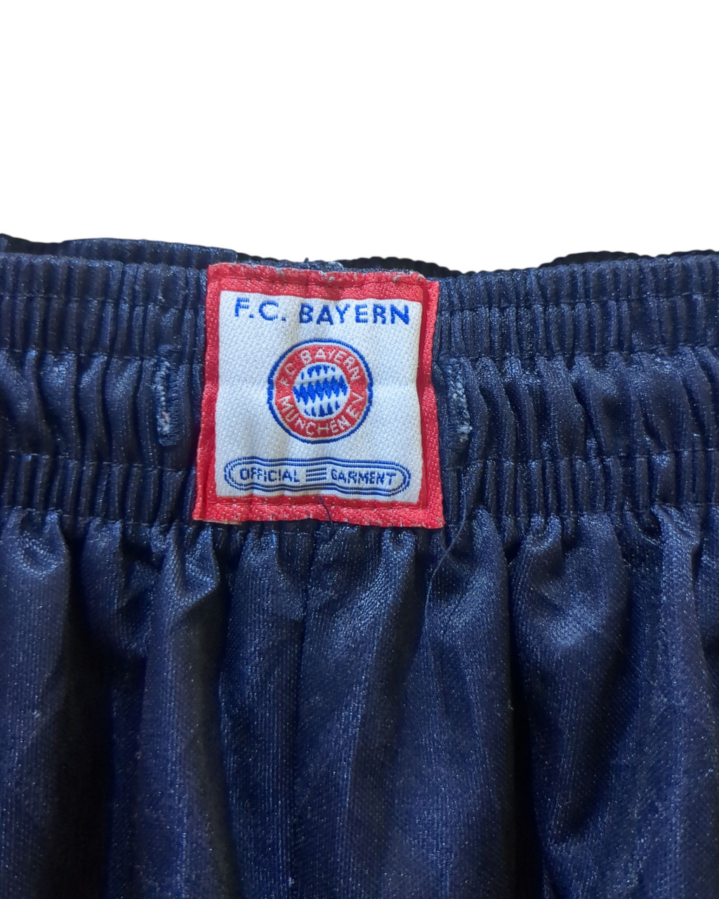 1997-99 Adidas Bayern Munich Home Shirt #14 Basler with Shorts - (L)