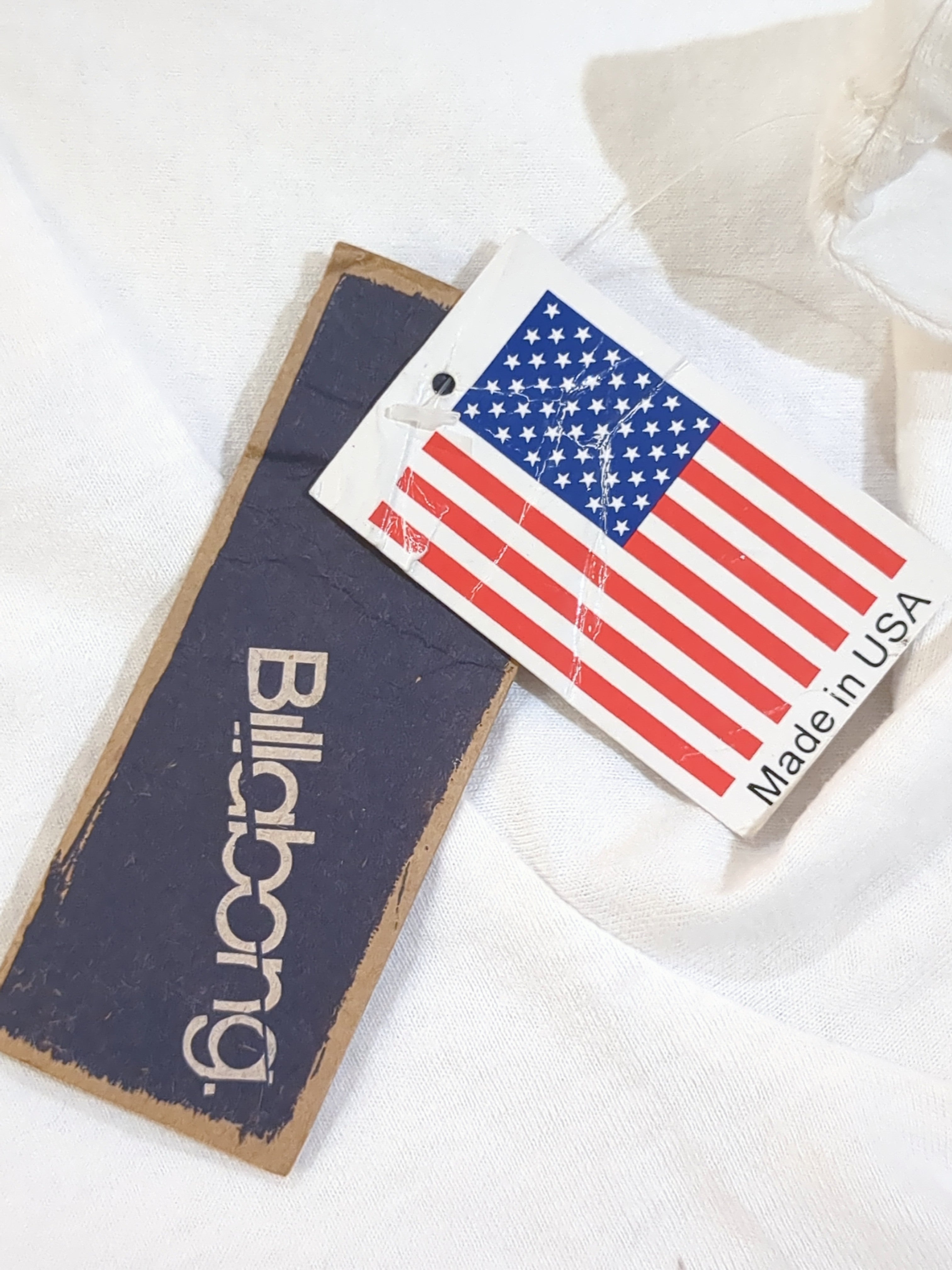 Billabong Surfer Graphic Tee w Tags - (L)