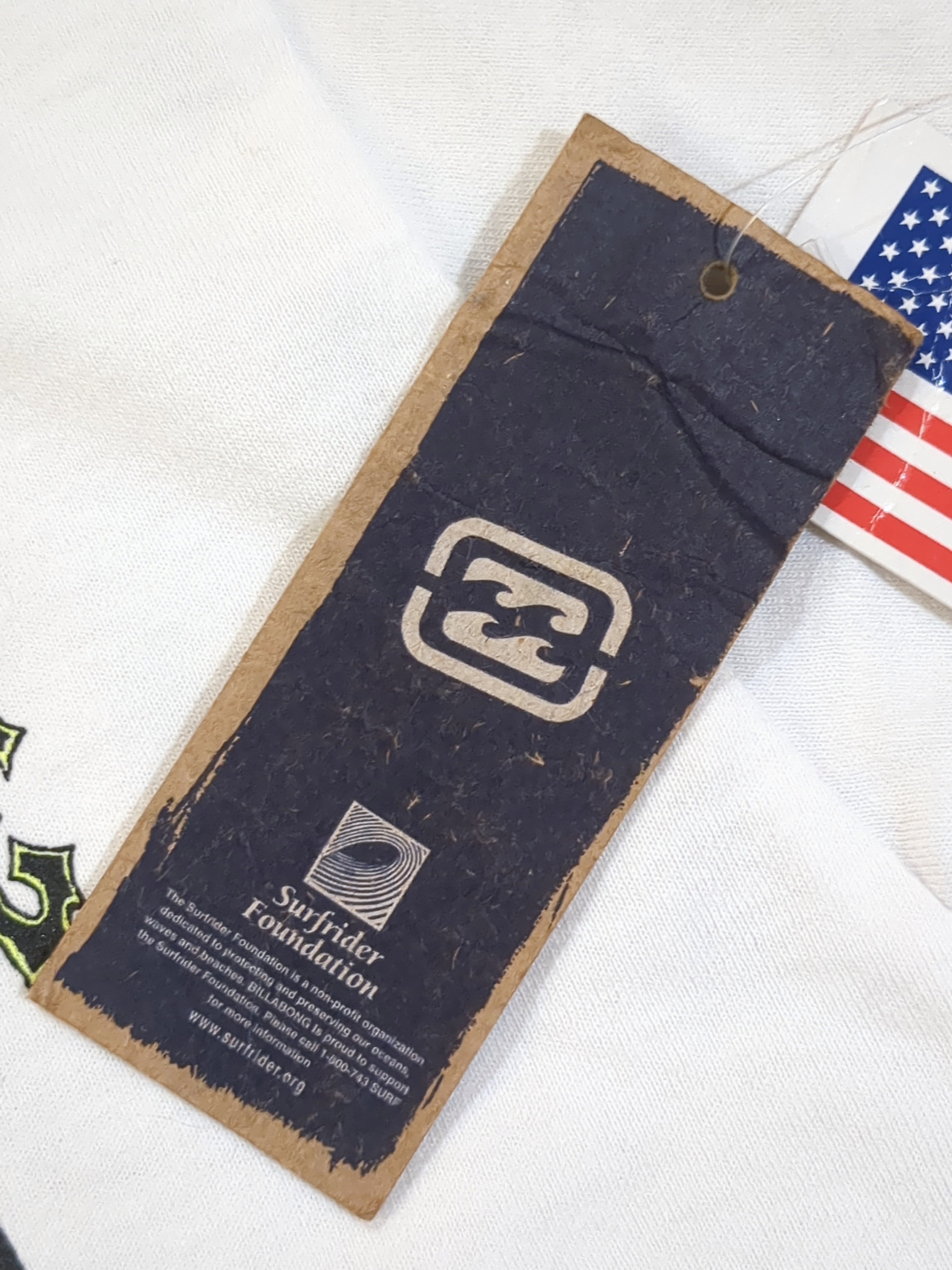 Billabong Surfer Graphic Tee w Tags - (L)