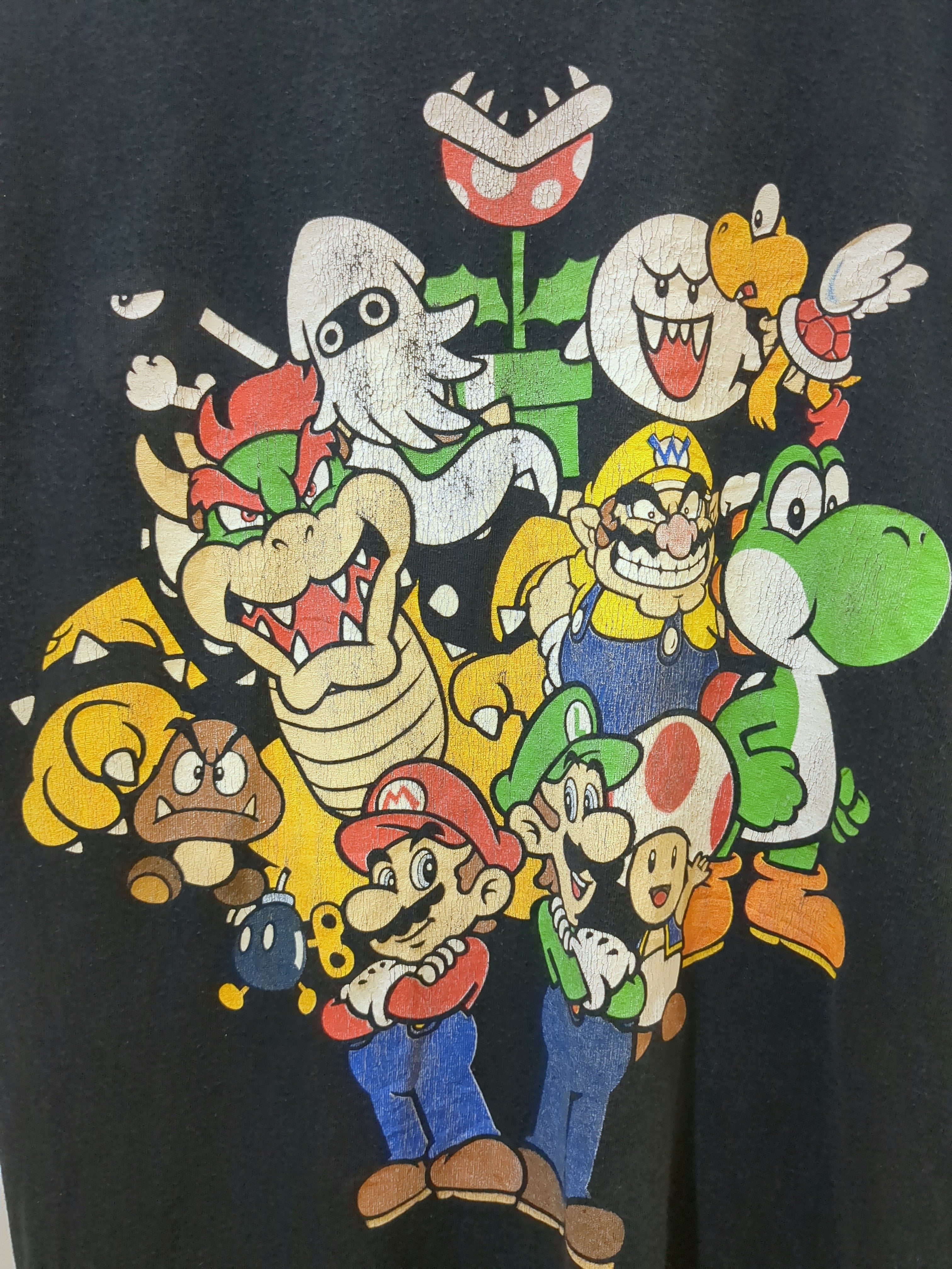 Super Mario Bros World Group Tee - (M)