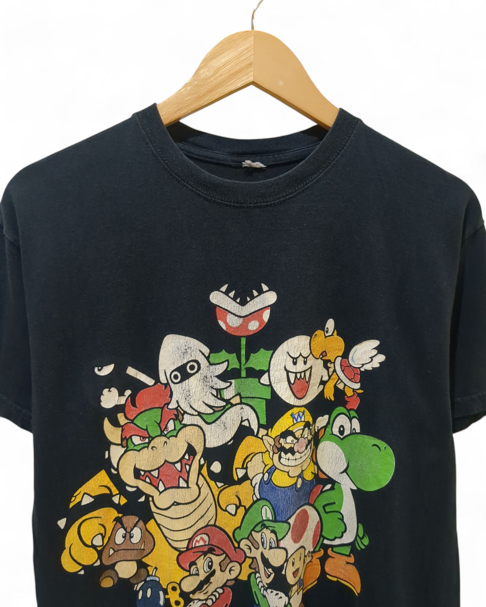 Super Mario Bros World Group Tee - (M)
