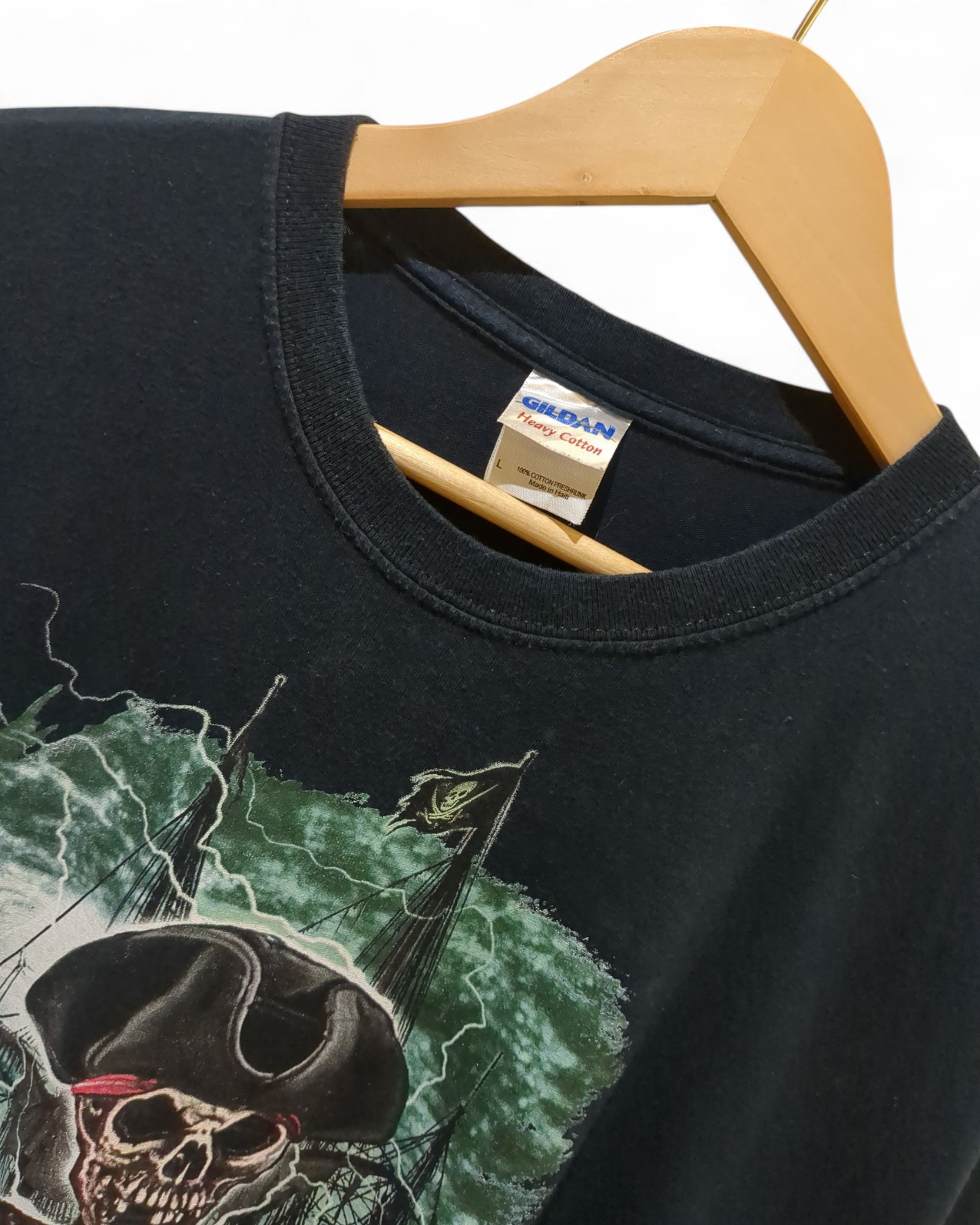 Gildan Pirates of the Caribbean Tee - (L)