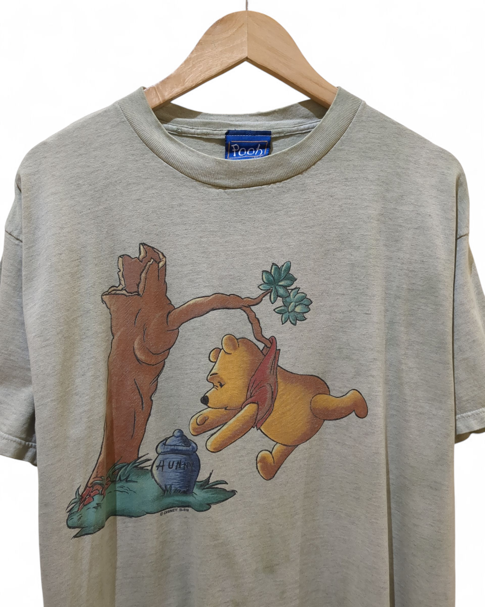Vintage 1998 Winnie The Pooh Graphic Tee - (XL)