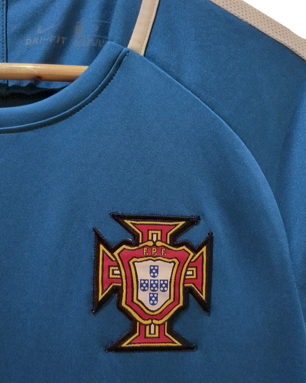 2016-17 Nike Portugal Training Shirt - (S)
