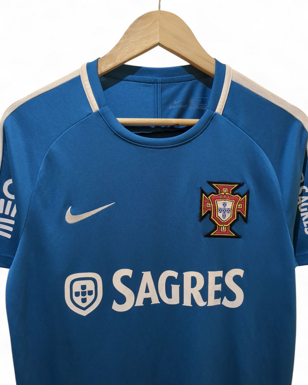 2016-17 Nike Portugal Training Shirt - (S)