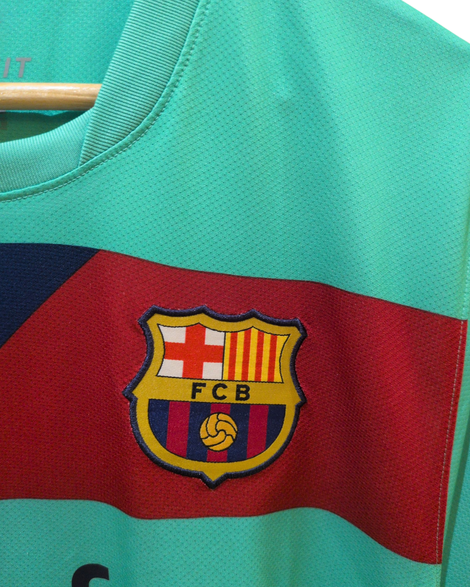 2010-11 Nike Barcelona Away Shirt - (M)