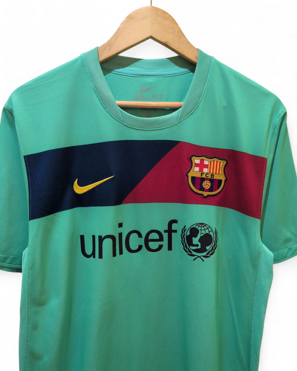 2010-11 Nike Barcelona Away Shirt - (M)