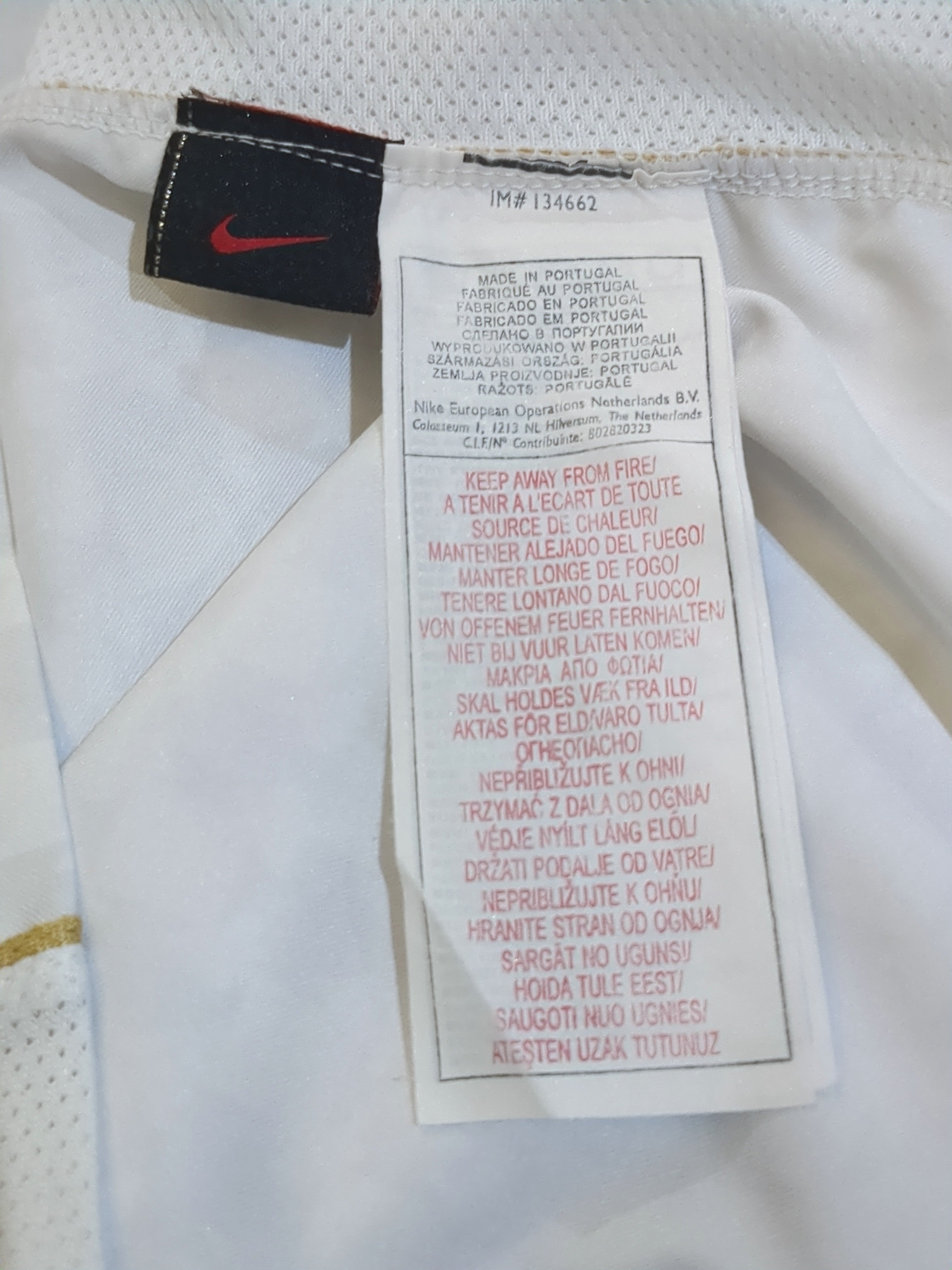 2004-06 Nike Portugal Away Shirt - (M)