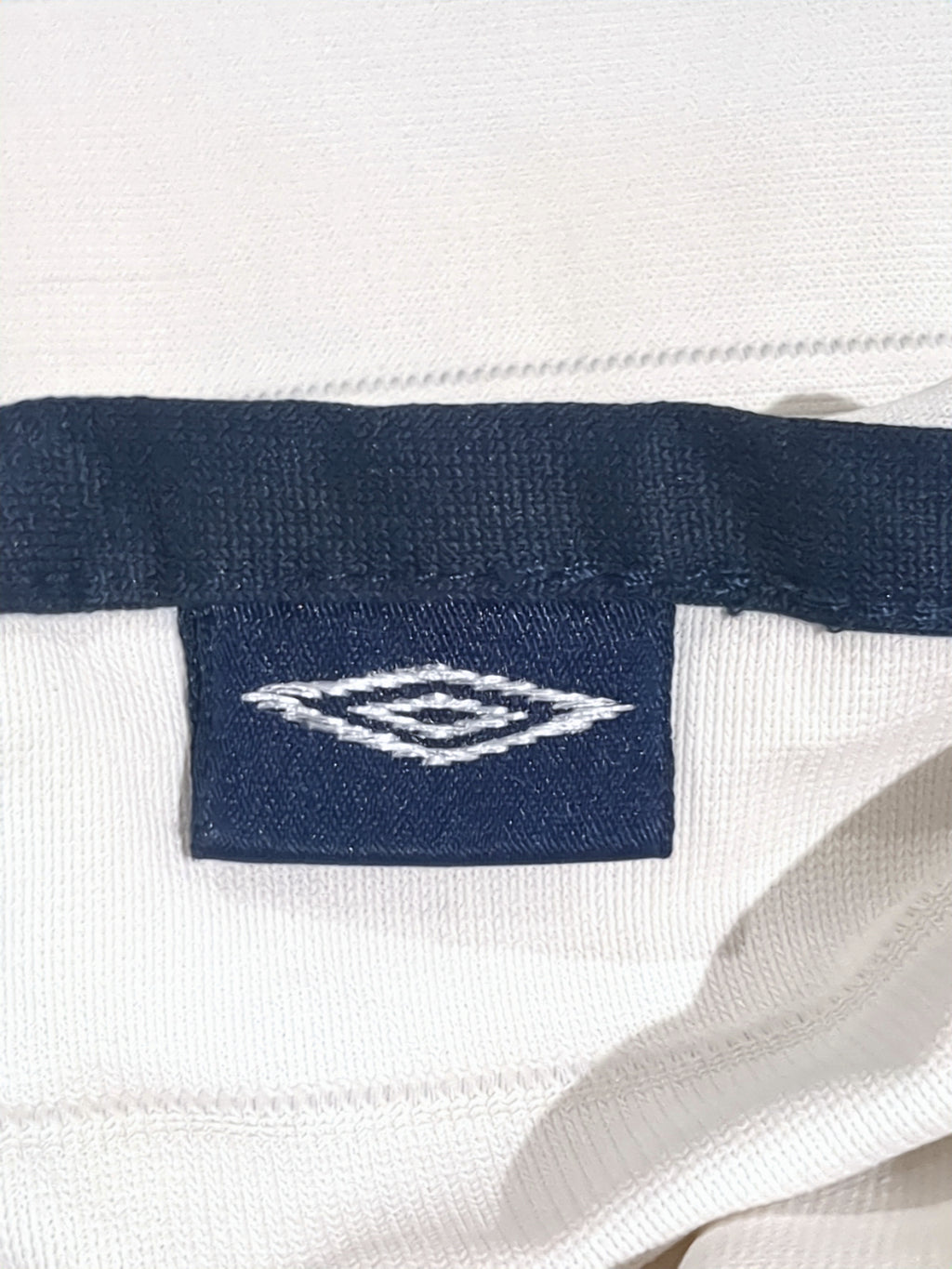 2003-05 Umbro England Reversible Home Shirt - (L)