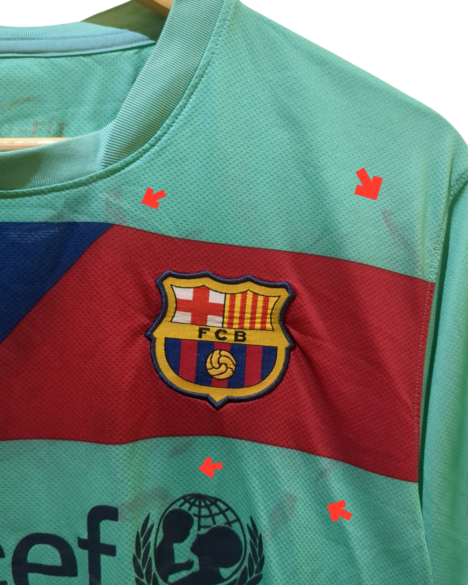 2010-11 Nike Barcelona Away Shirt - (L)