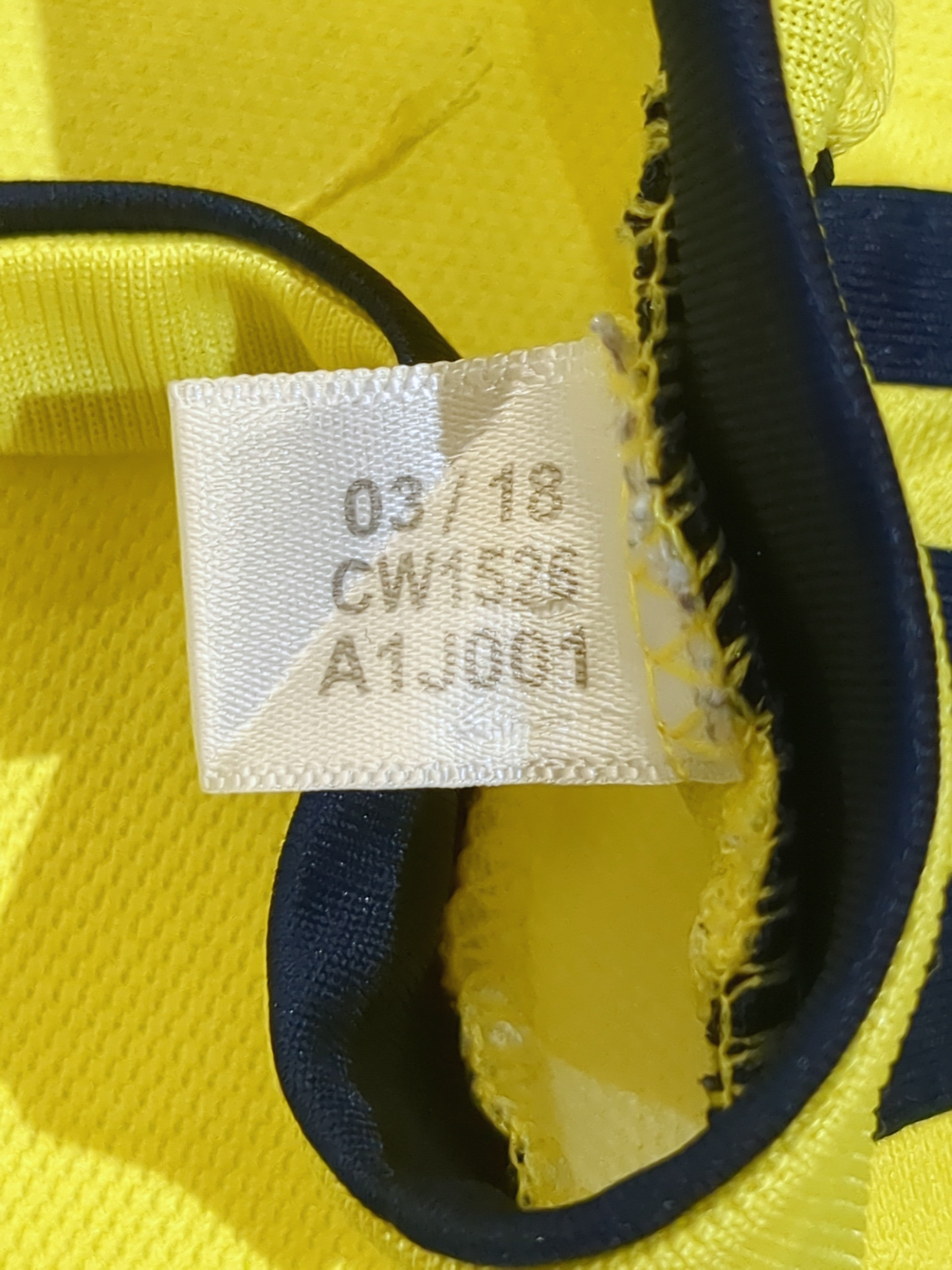 2018-19 Colombia Adidas Home Shirt - (M)