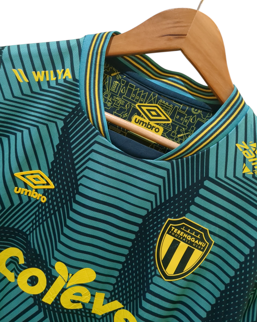 2023-24 Umbro Terengganu Away Shirt - (M)