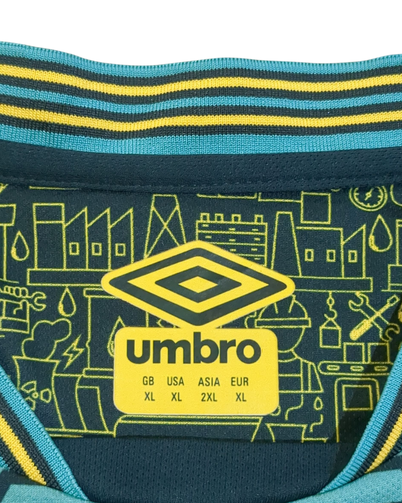2023-24 Umbro Terengganu Away Shirt - (M)