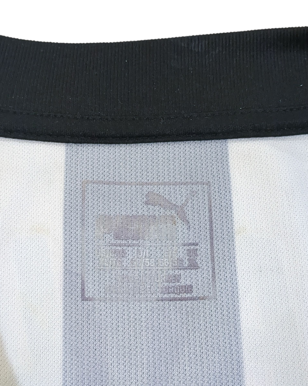 2017-18 Puma Newcastle Home Shirt #9 Gayle - (L)