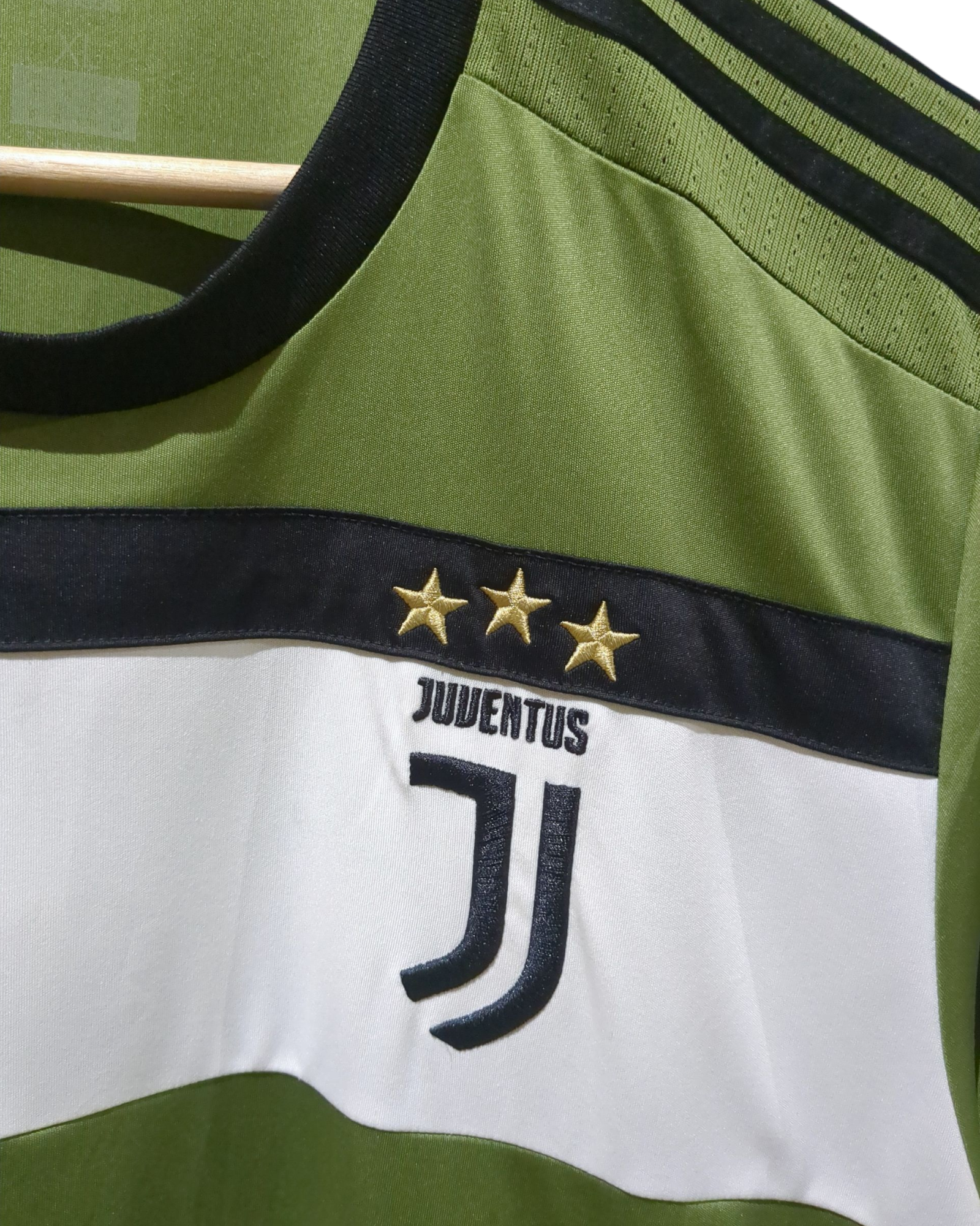 2017-18 Adidas Juventus Third Shirt - (L)