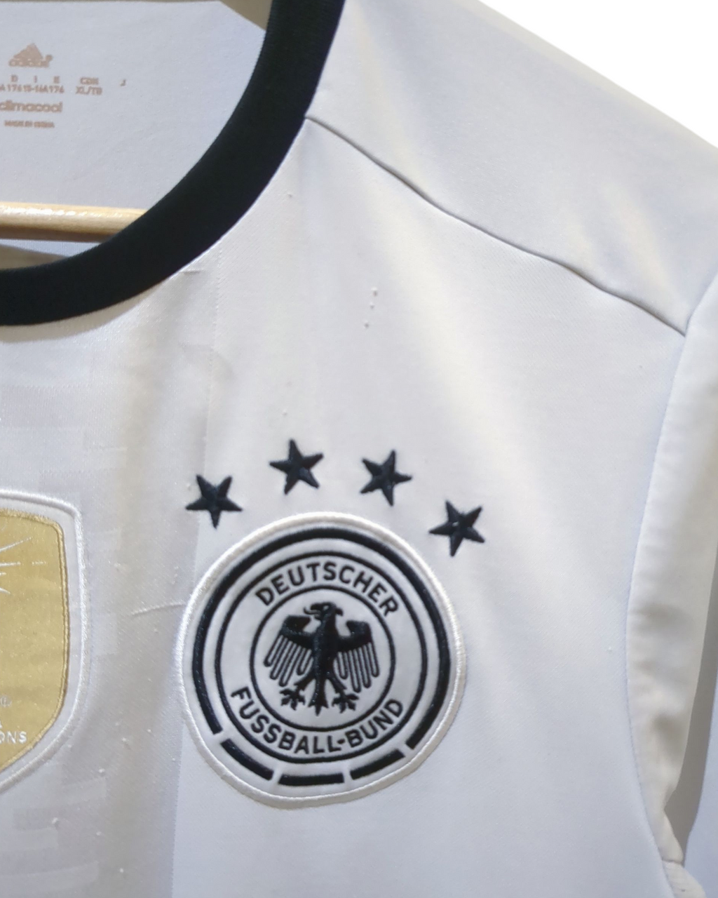 2015-16 Adidas Germany Home Shirt #8 Ozil - (M)