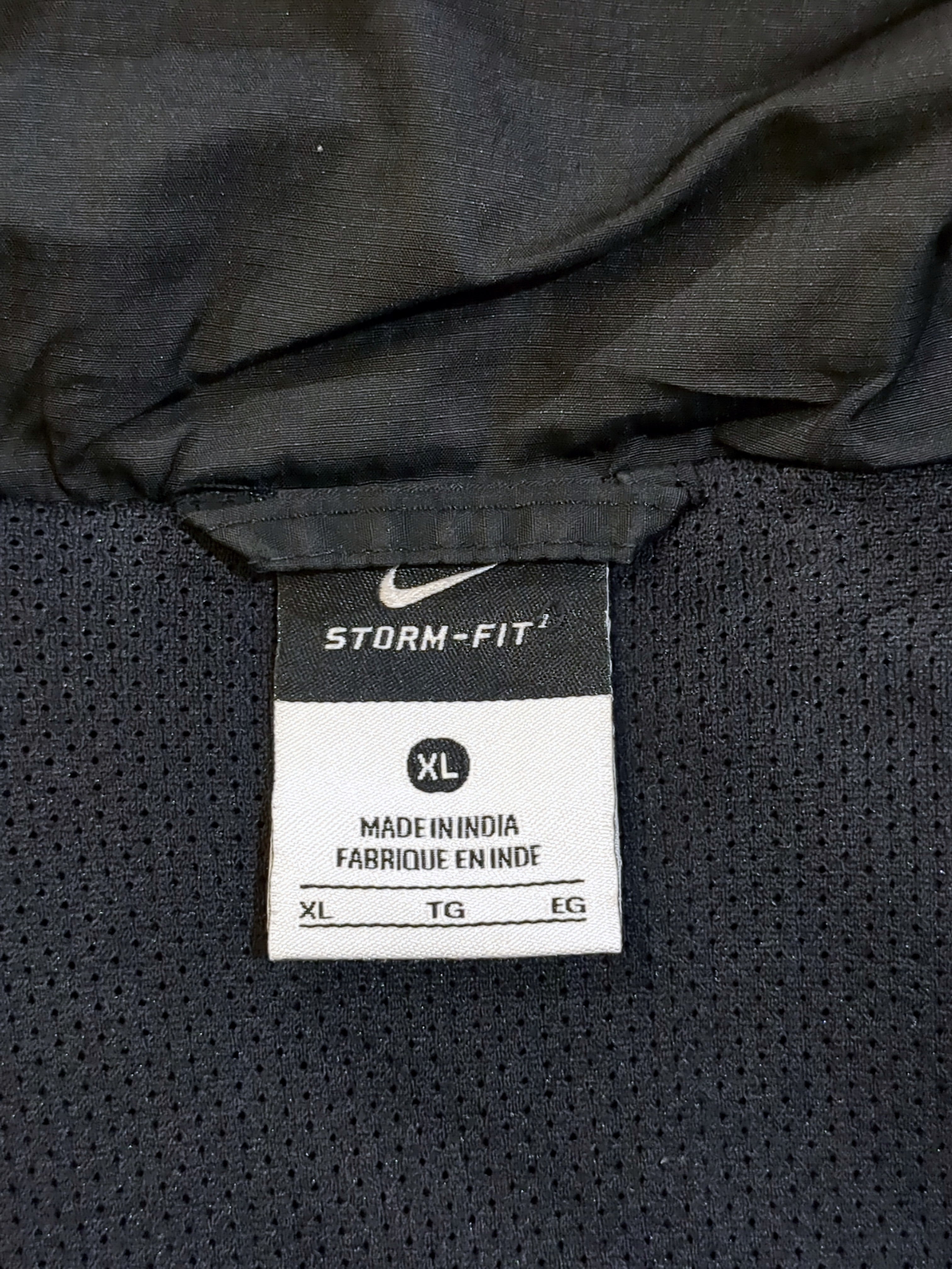 2011-12 Nike Manchester United Hooded Rain Jacket - (XL)