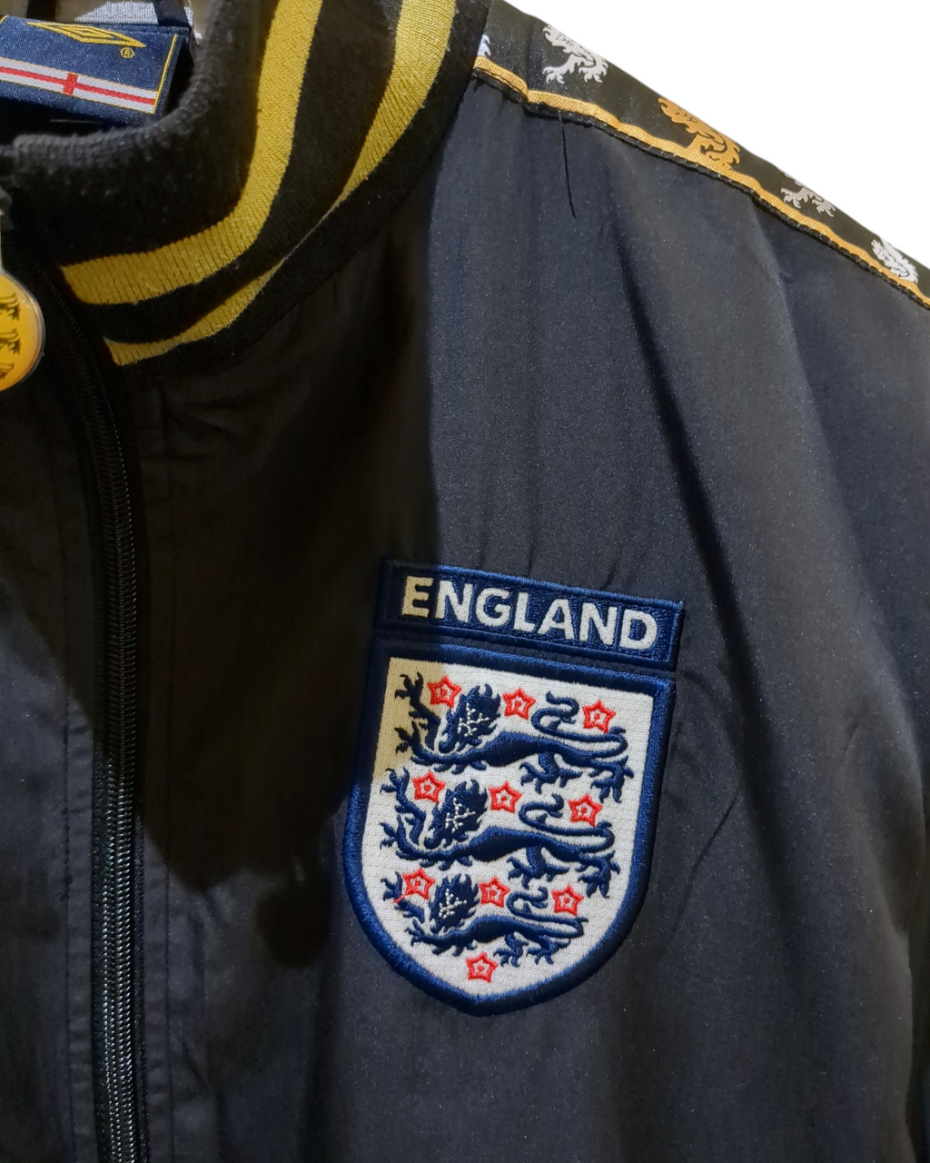2004-06 Umbro England Track Jacket - (M)