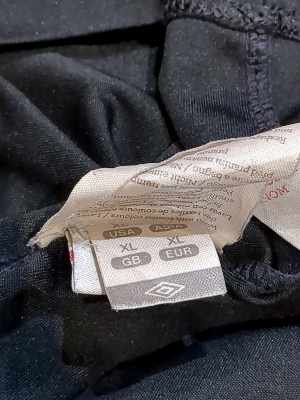 2010-11 England Umbro Training Shirt - (L)