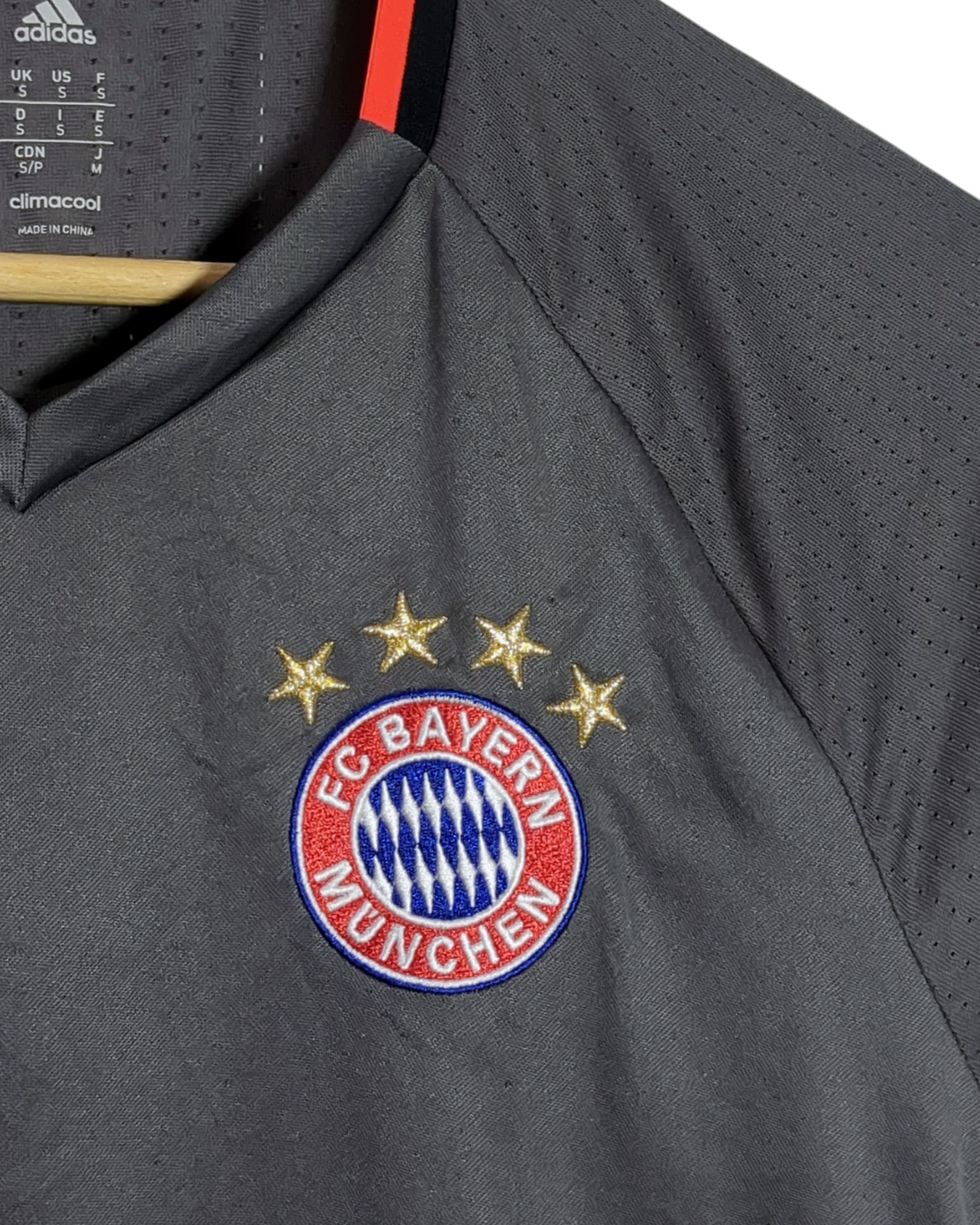 2017-18 Bayern Munich Adidas Training Shirt - (S)