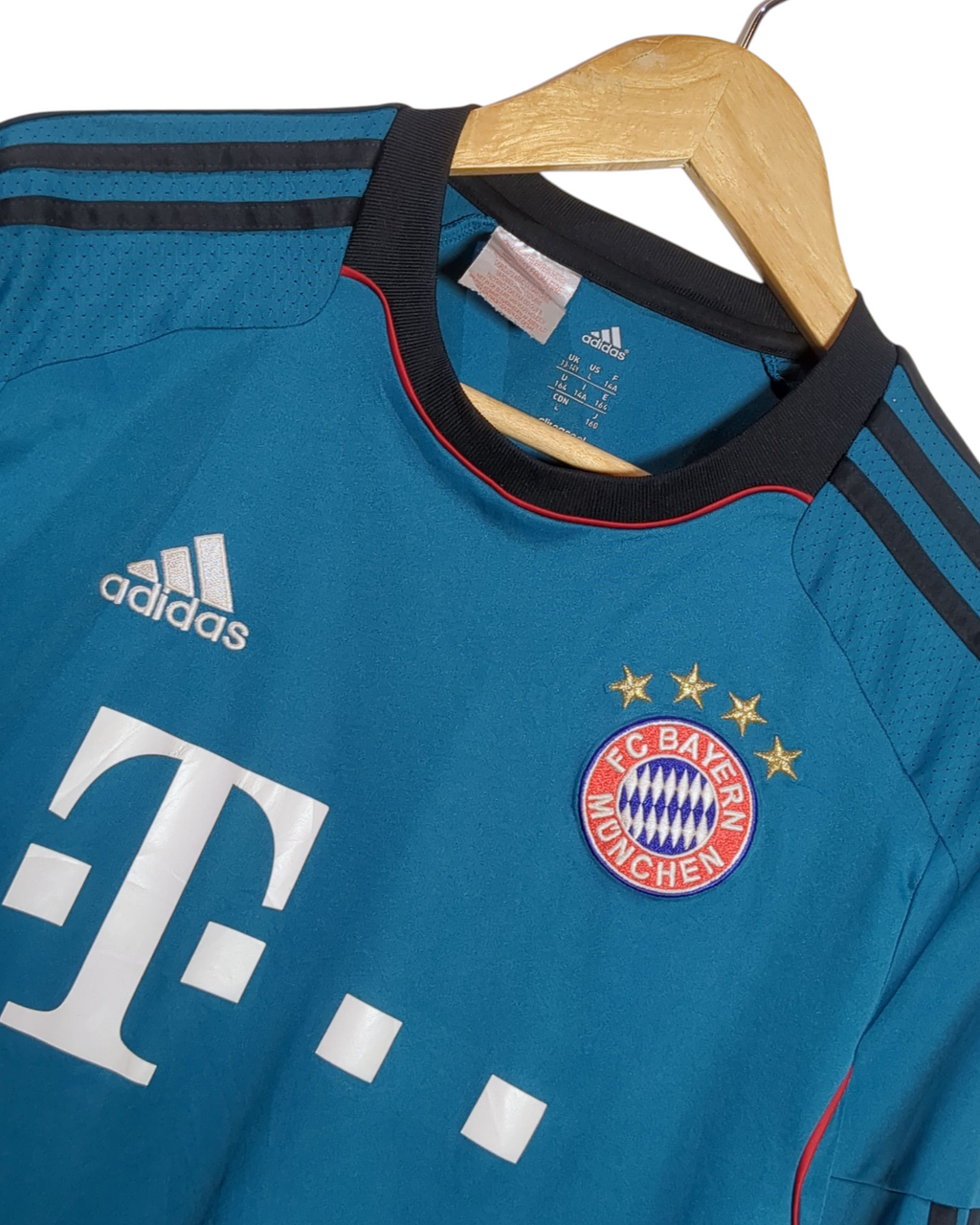 2013-14 Bayern Munich Adidas Goalkeeper L/S Shirt - (L.Boys)