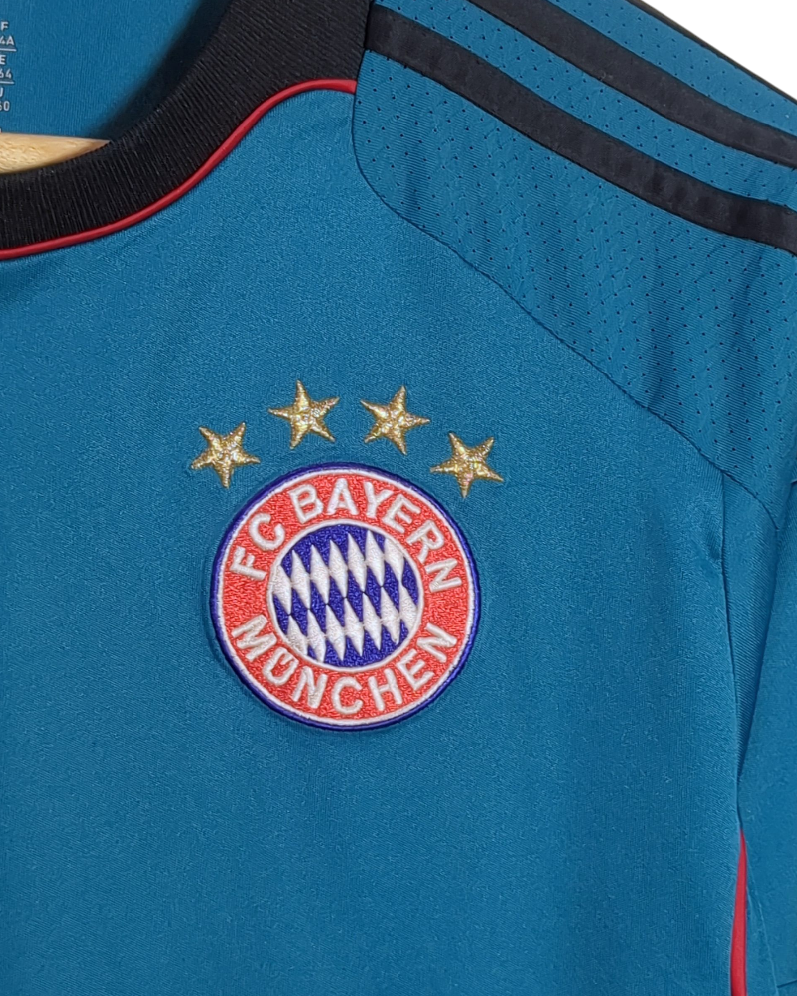 2013-14 Bayern Munich Adidas Goalkeeper L/S Shirt - (L.Boys)