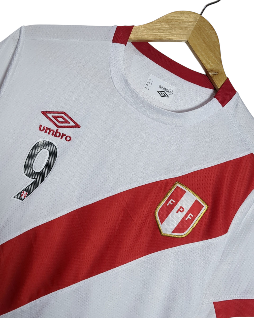 2015 Peru Umbro Home Shirt #9 Guerrero - (S)