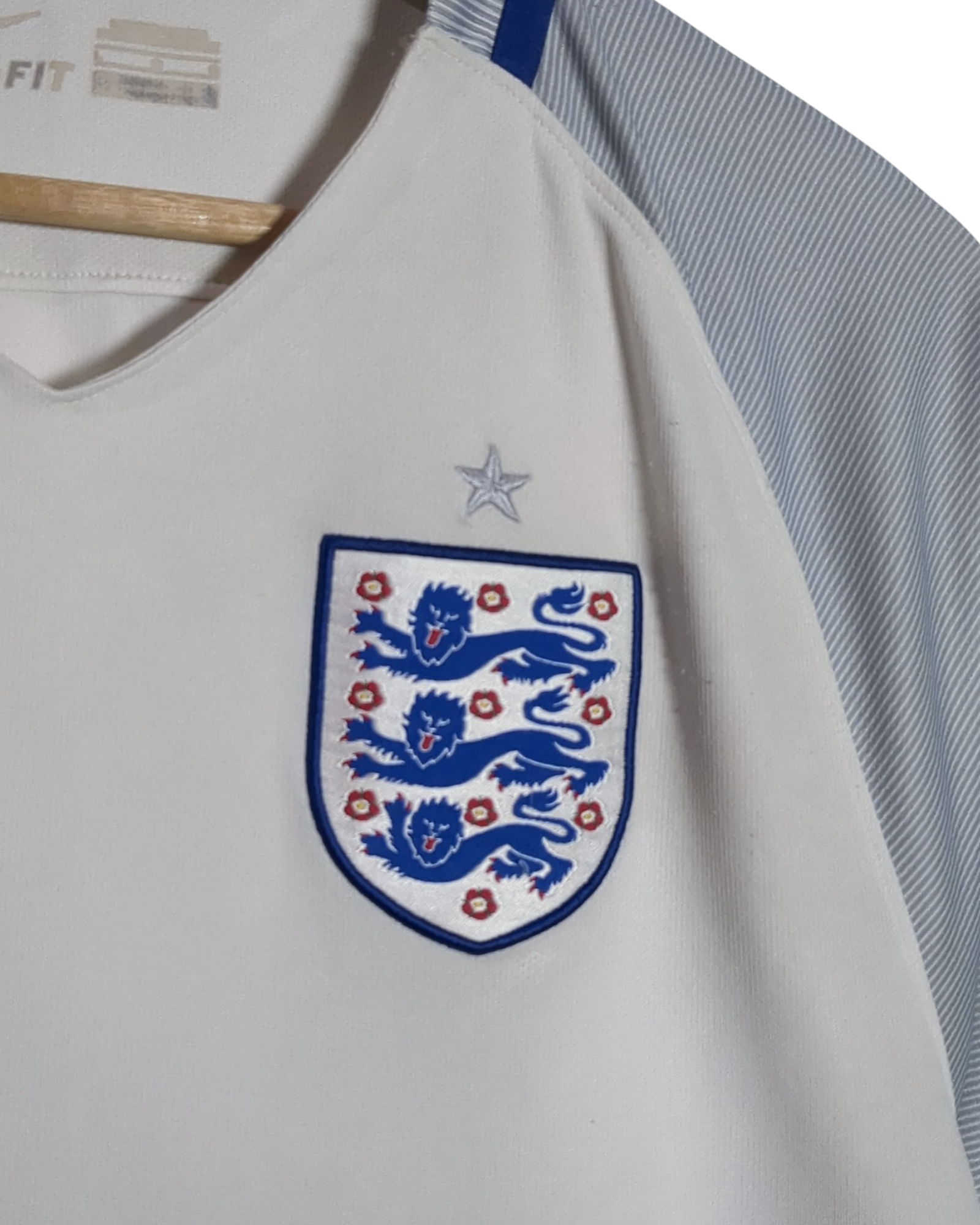 2016-17 England Nike Home Shirt - (M)