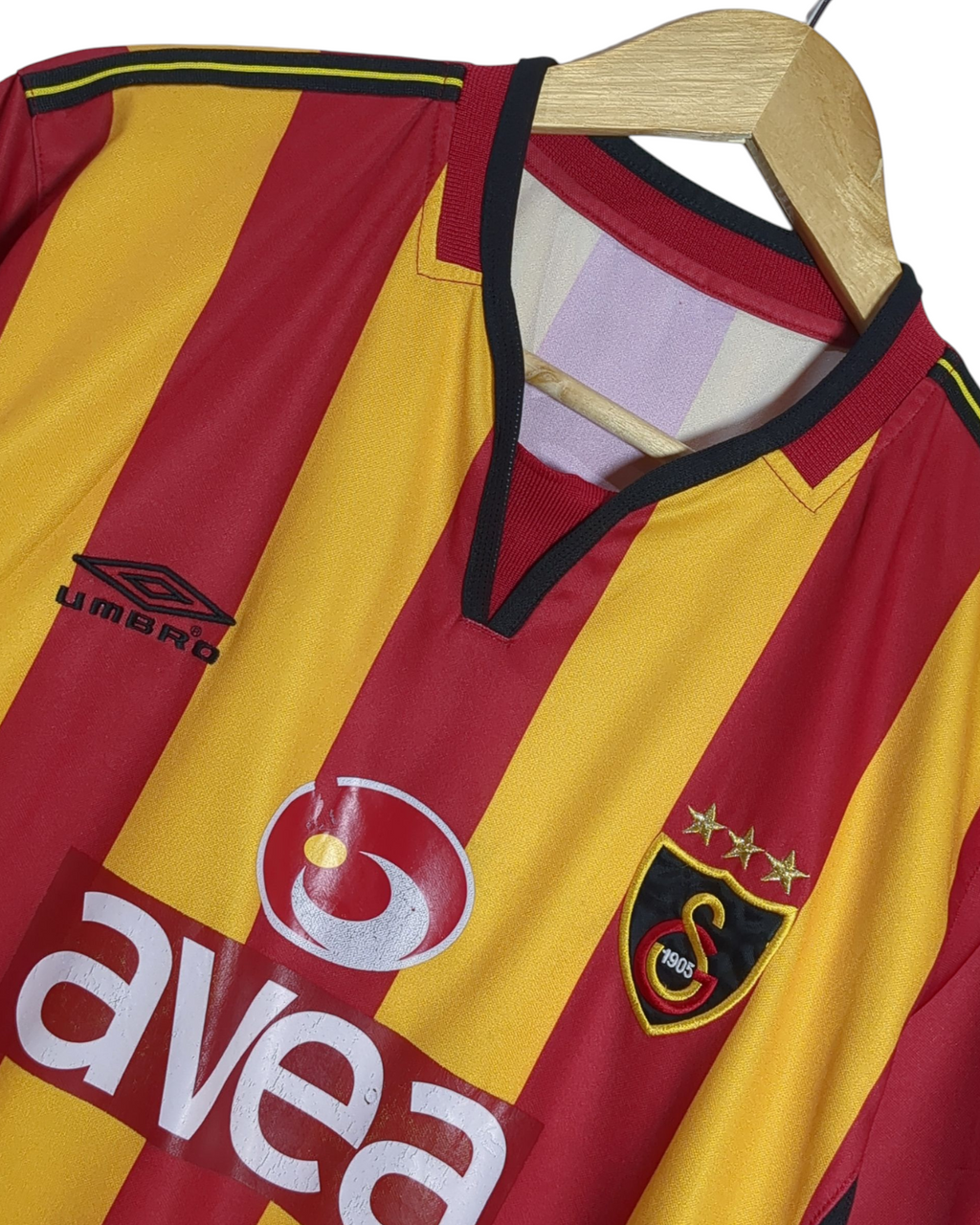 2004-05 Galatasaray Umbro Home Shirt #7 - (M)