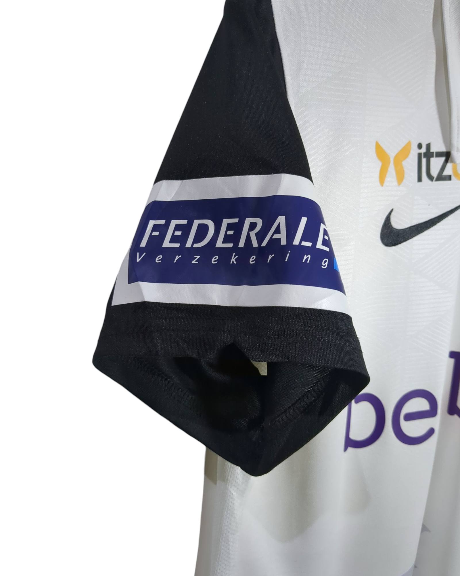 2020-21 KRC Genk Nike Away Shirt #9 Dessers - (M)