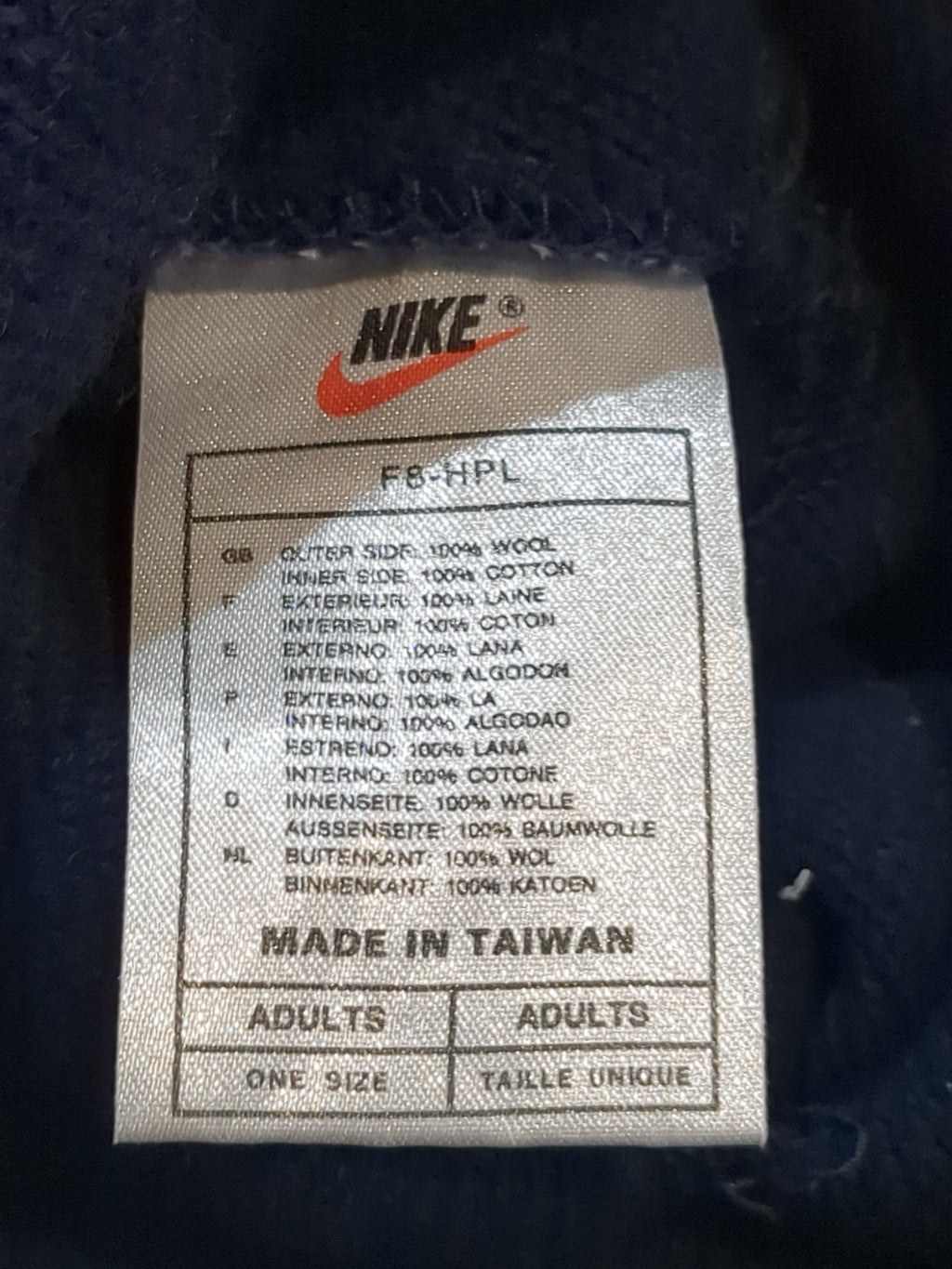 Nike 90s Pom Beanie