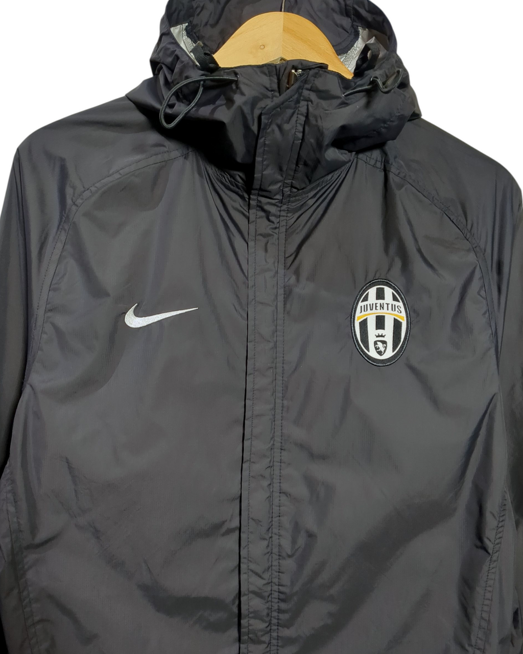2010-11 Juventus Nike Hooded Rain Jacket - (M)