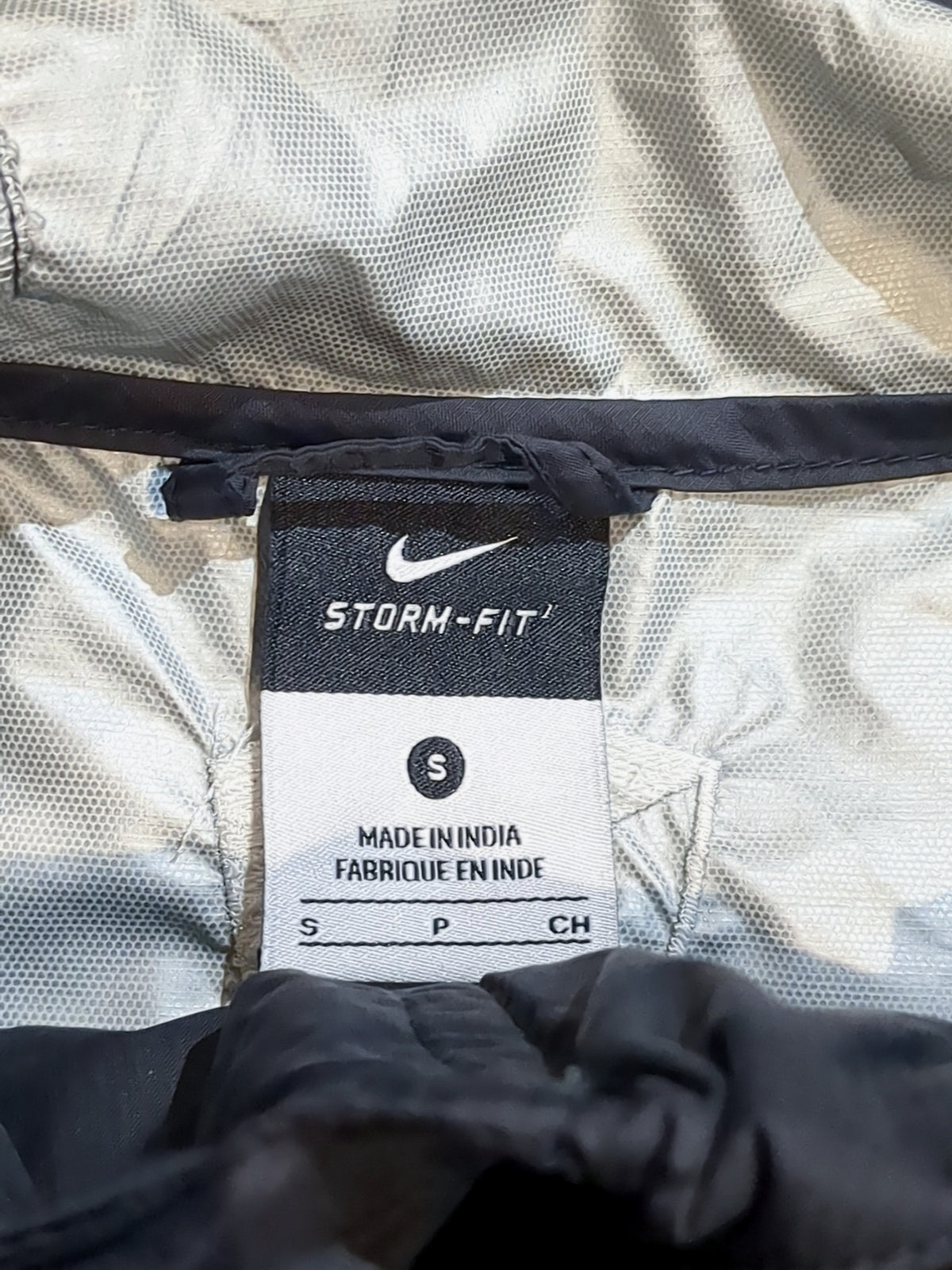 2010-11 Juventus Nike Hooded Rain Jacket - (M)