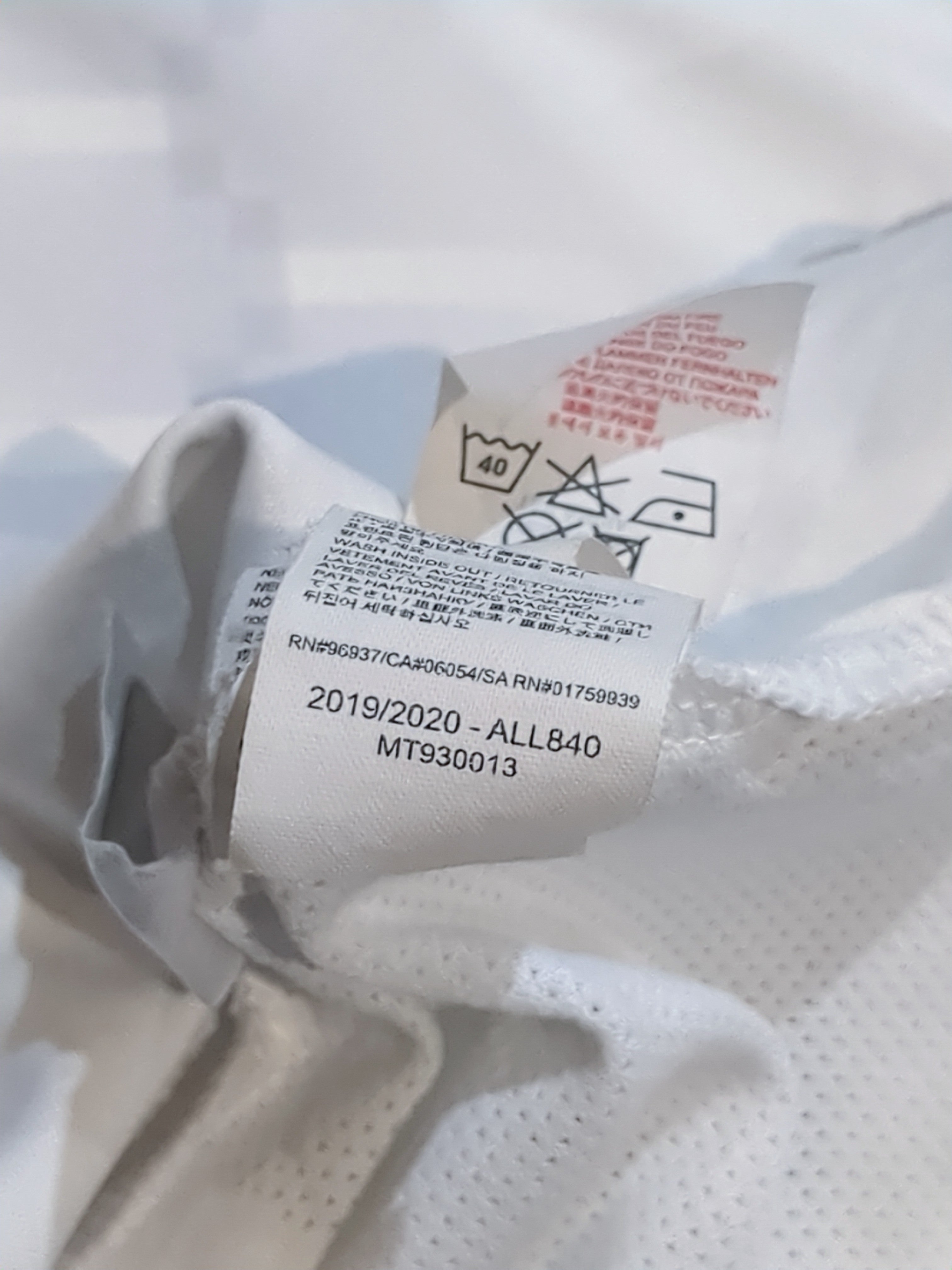 2019-20 Liverpool New Balance Away Shirt - (S)