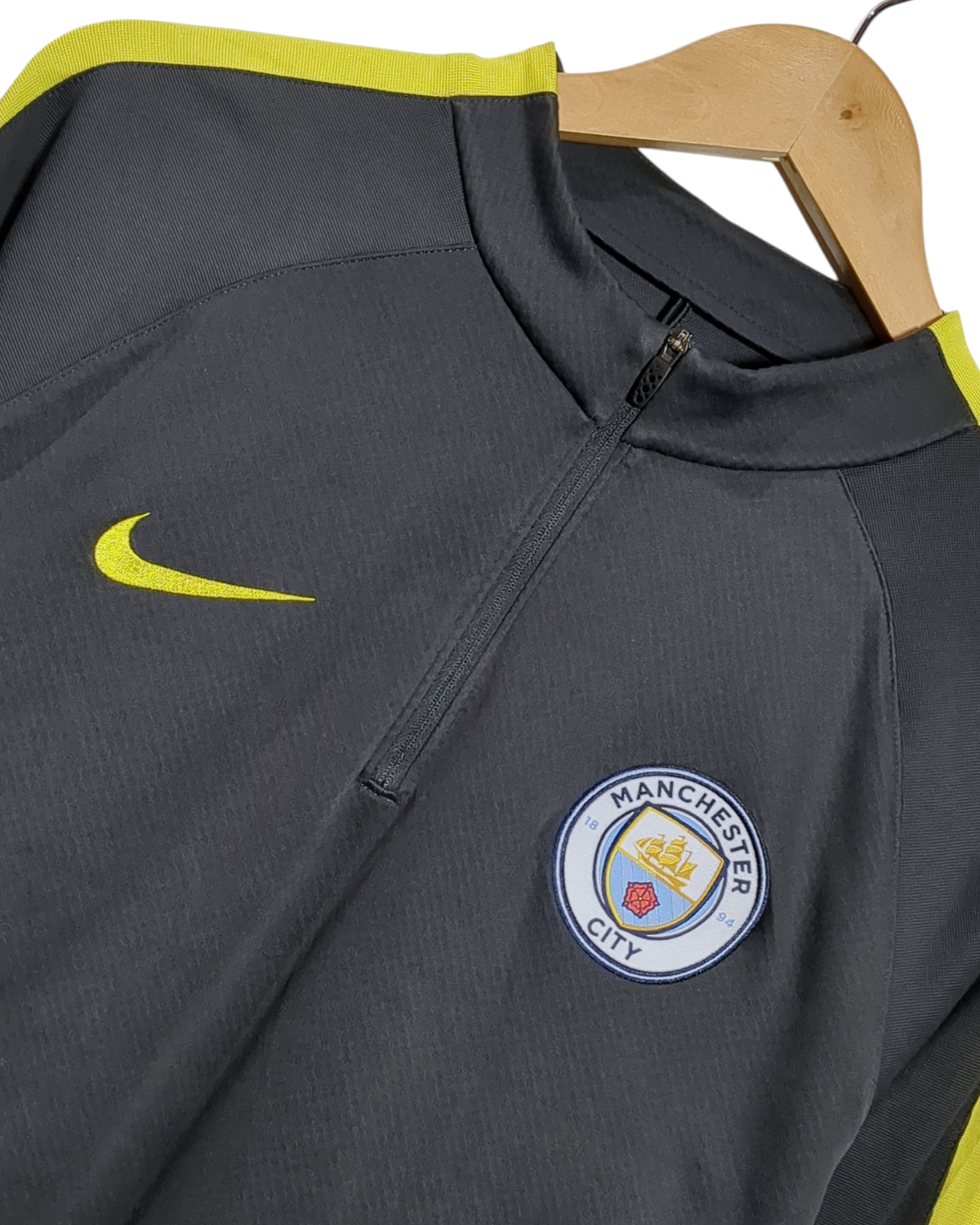 2016-17 Manchester City Nike 1/4 Zip Drill Top - (L)